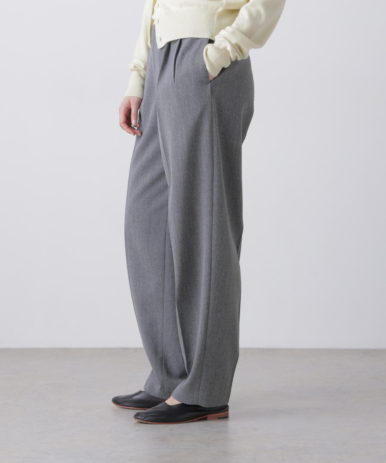 YLEVE / ROUGH WOOL TROUSERS