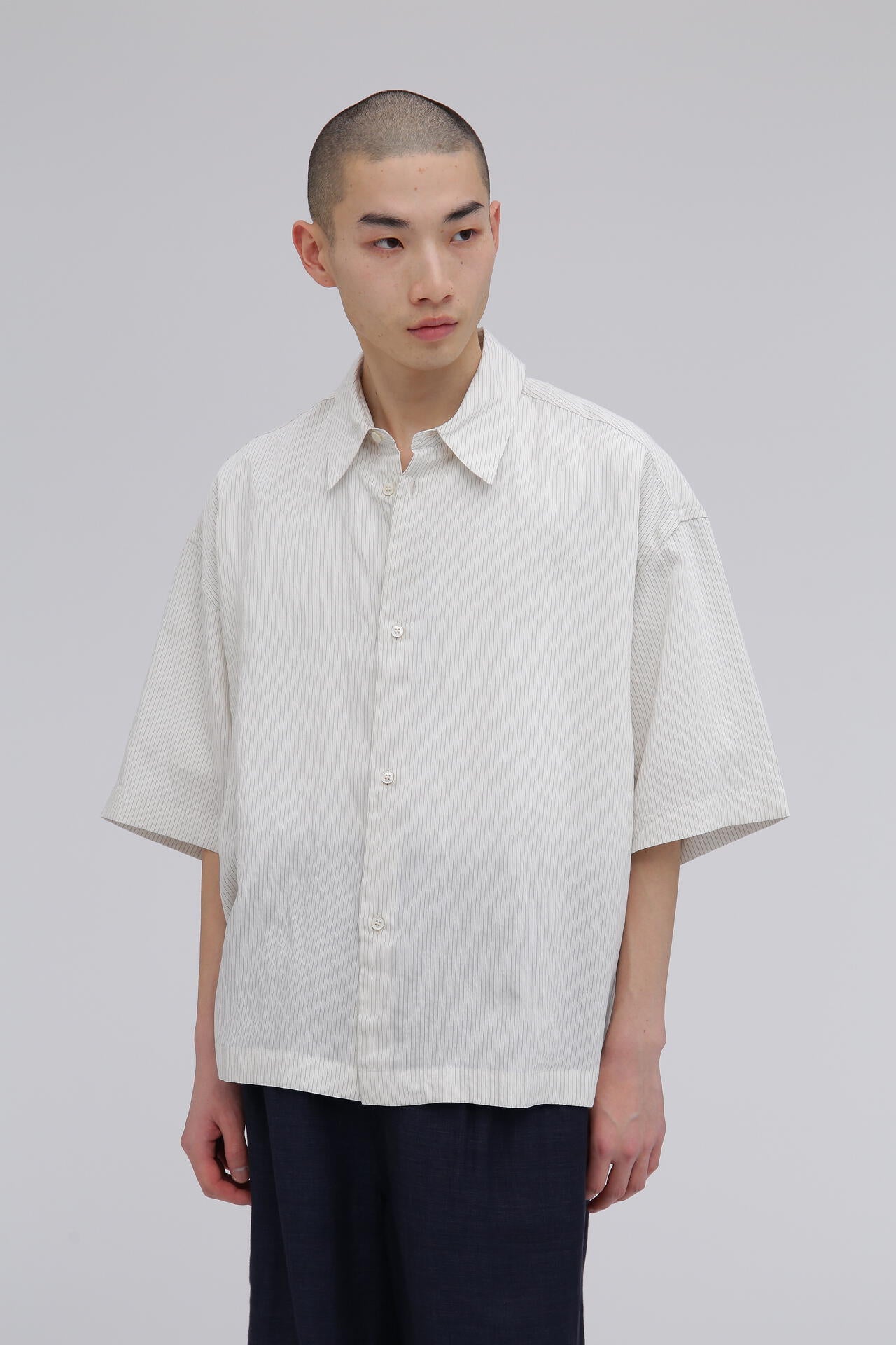 ［別注］STUDIO NICHOLSON / CRINKLE FINE STRIPE SHORT SLEEVE BOXY SHIRT