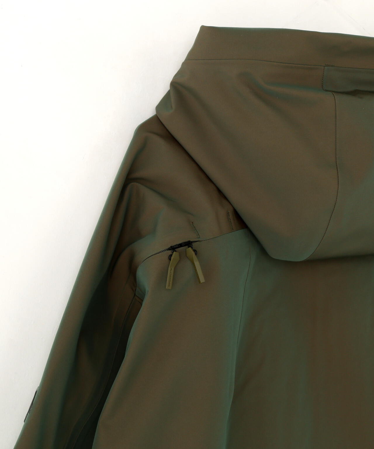 DESCENTE ALLTERRAIN / DYNAMIC VENT HARD SHELL JACKET