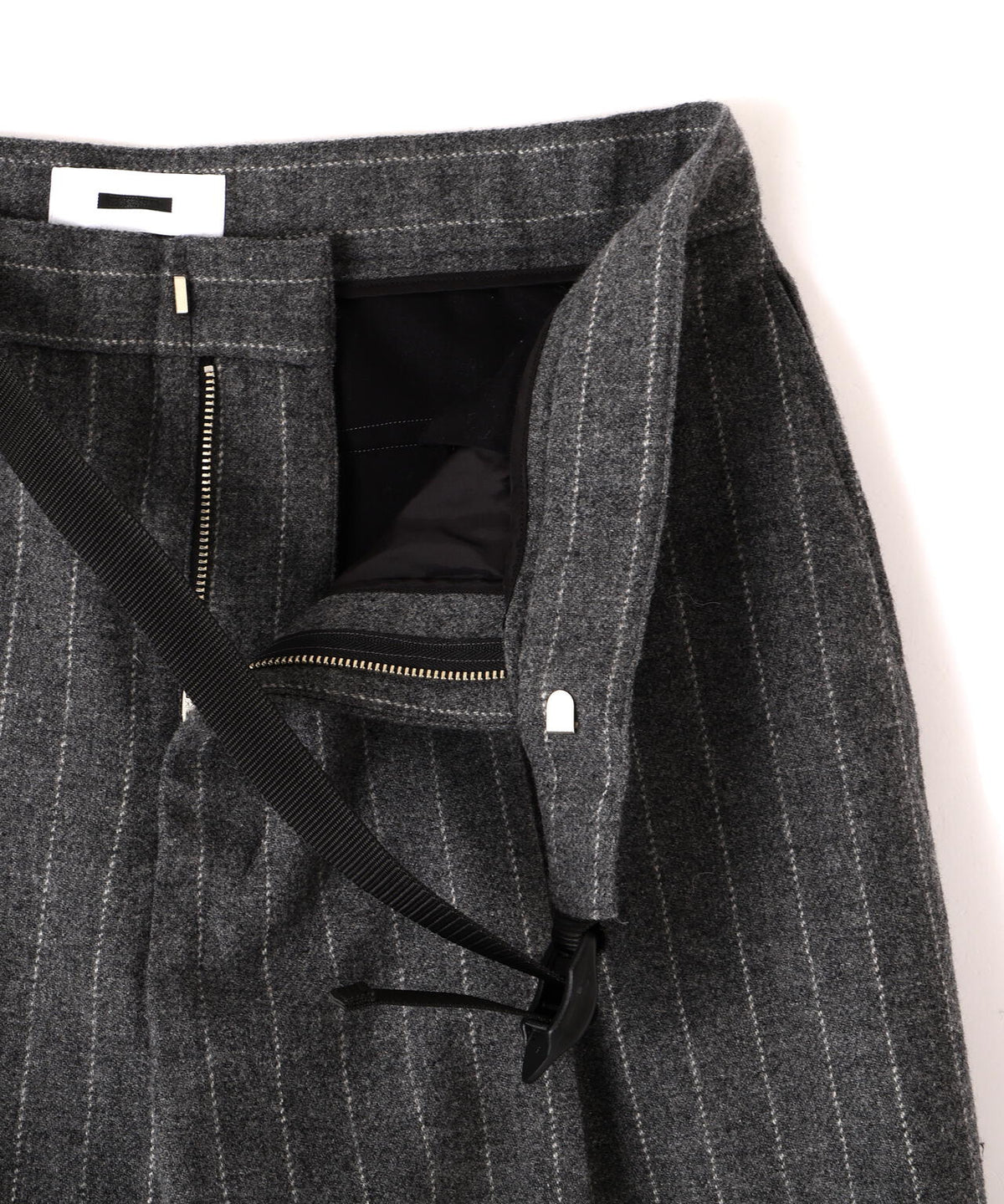 REVERBERATE / TACKED TROUSERS-TW