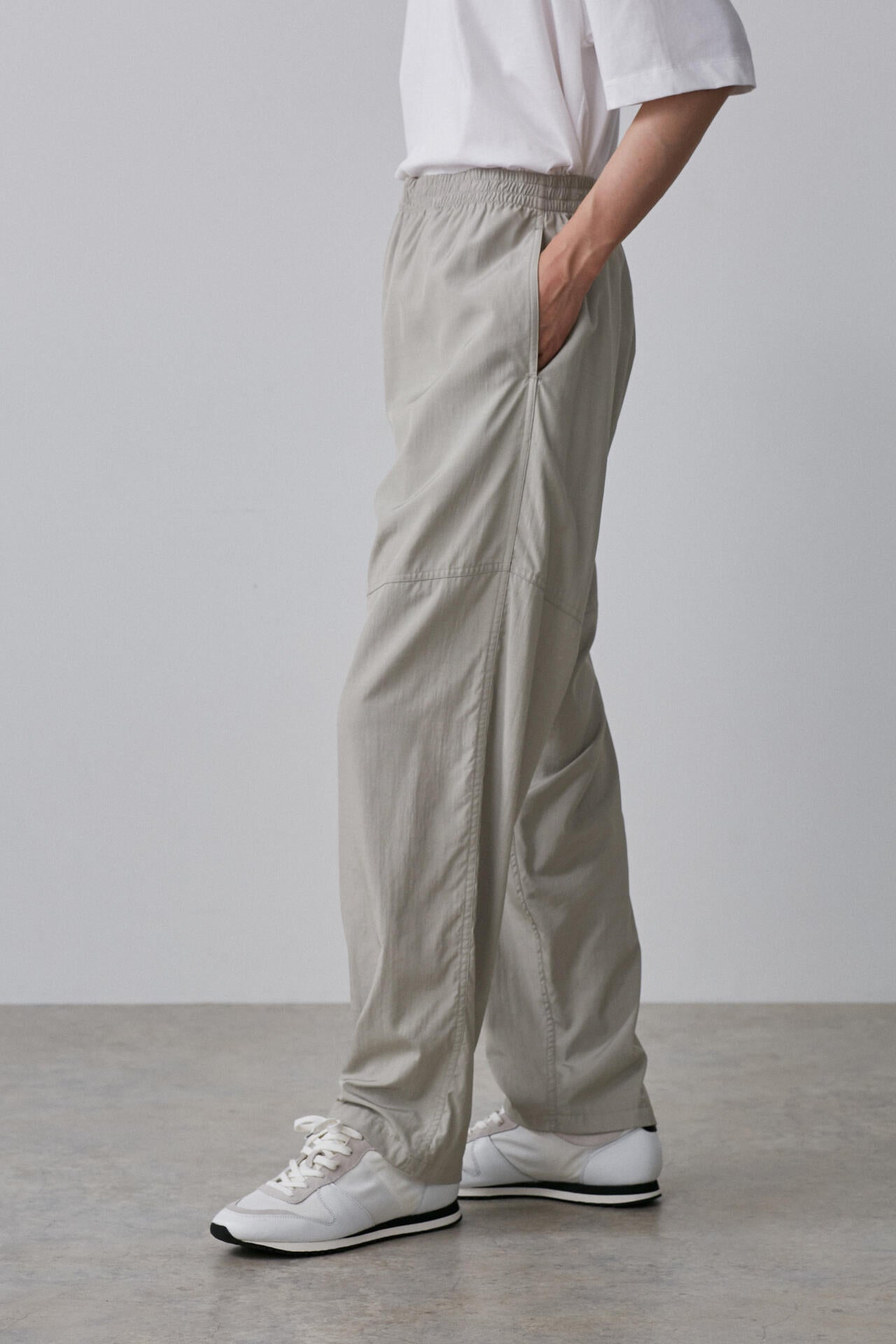 YLEVE / NYLON SILK JOGGER PT