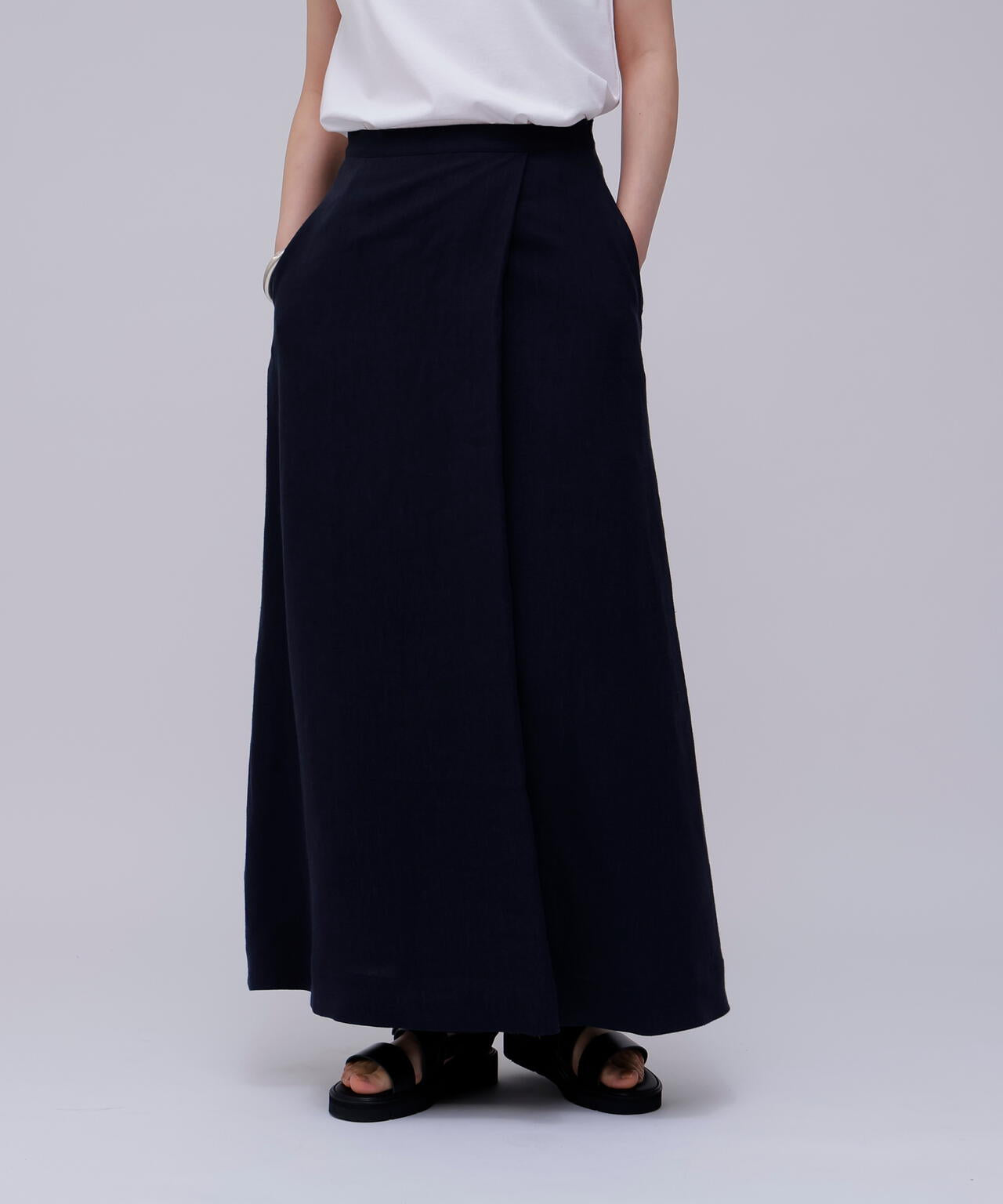 THE LIBRARY / LINEN SKIRT