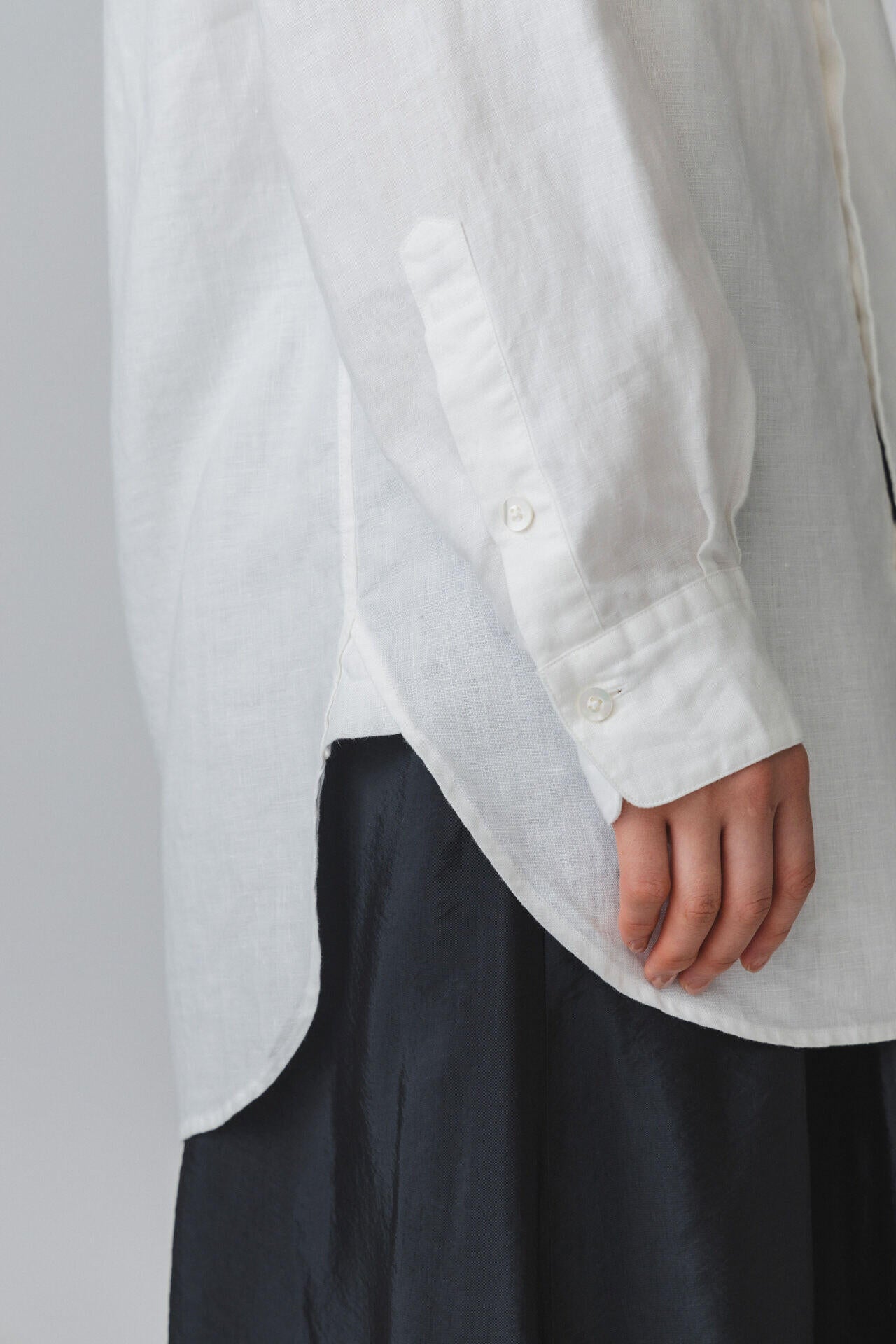 THE LIBRARY / [UNISEX] LINEN SHIRT