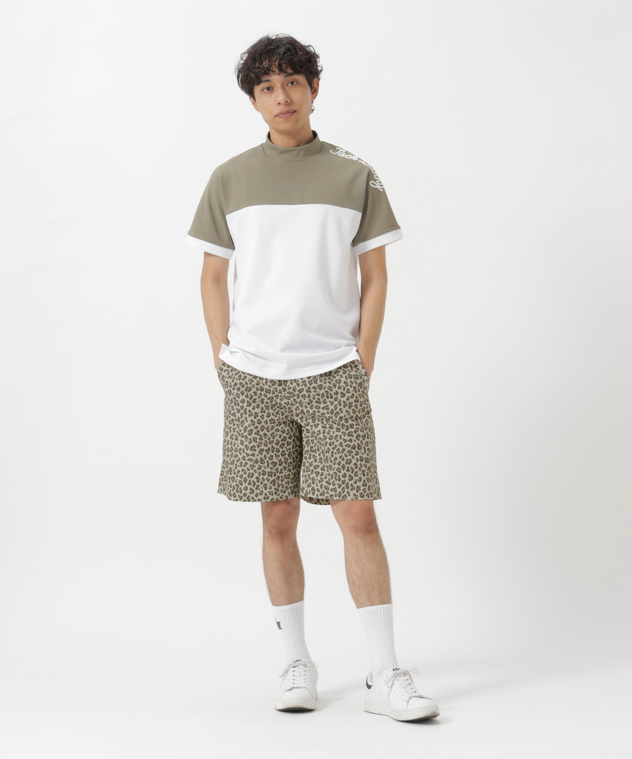 182cm C:84 W:71 H:89 着用サイズ：5