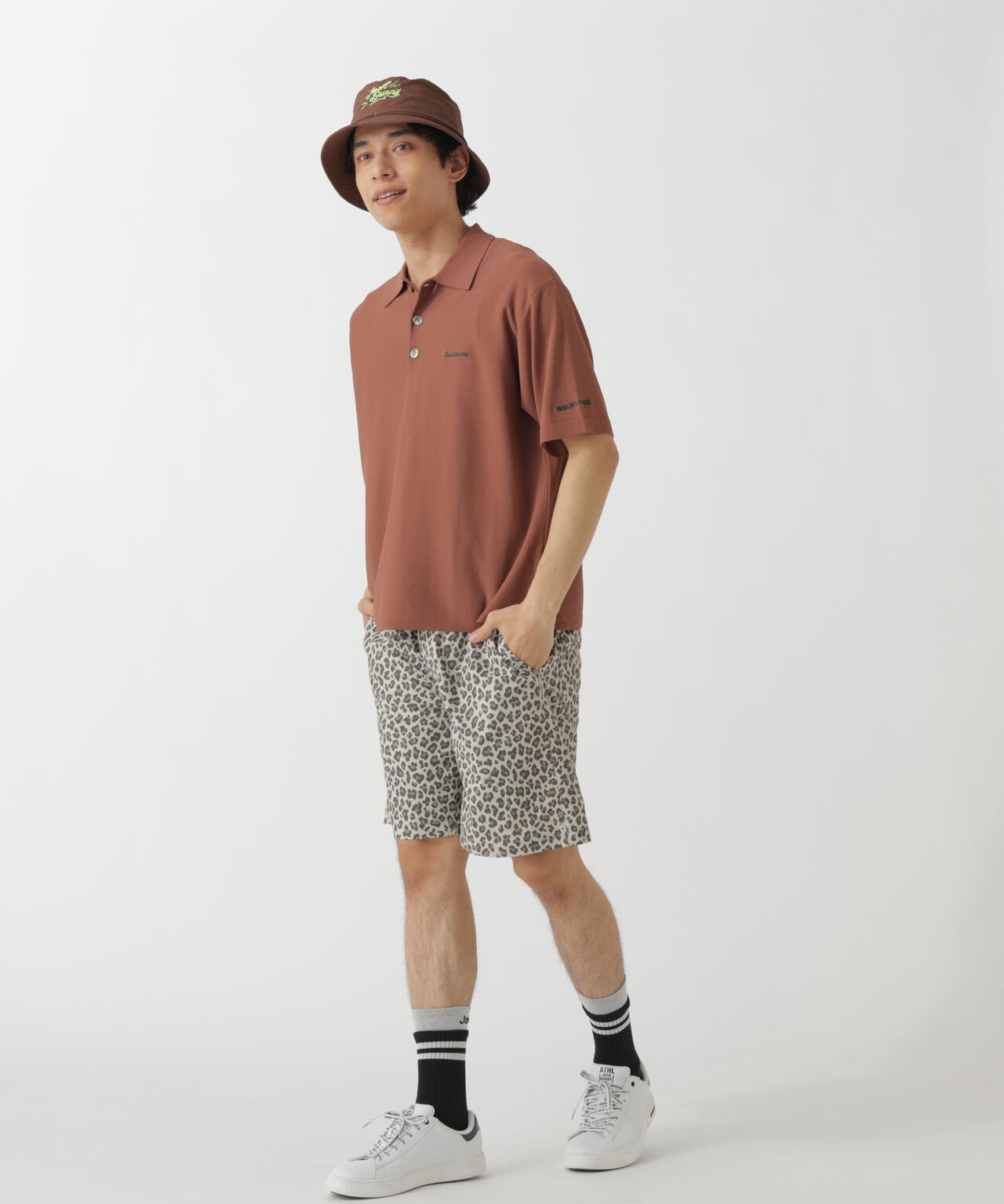 182cm C:84 W:71 H:89 着用サイズ：5