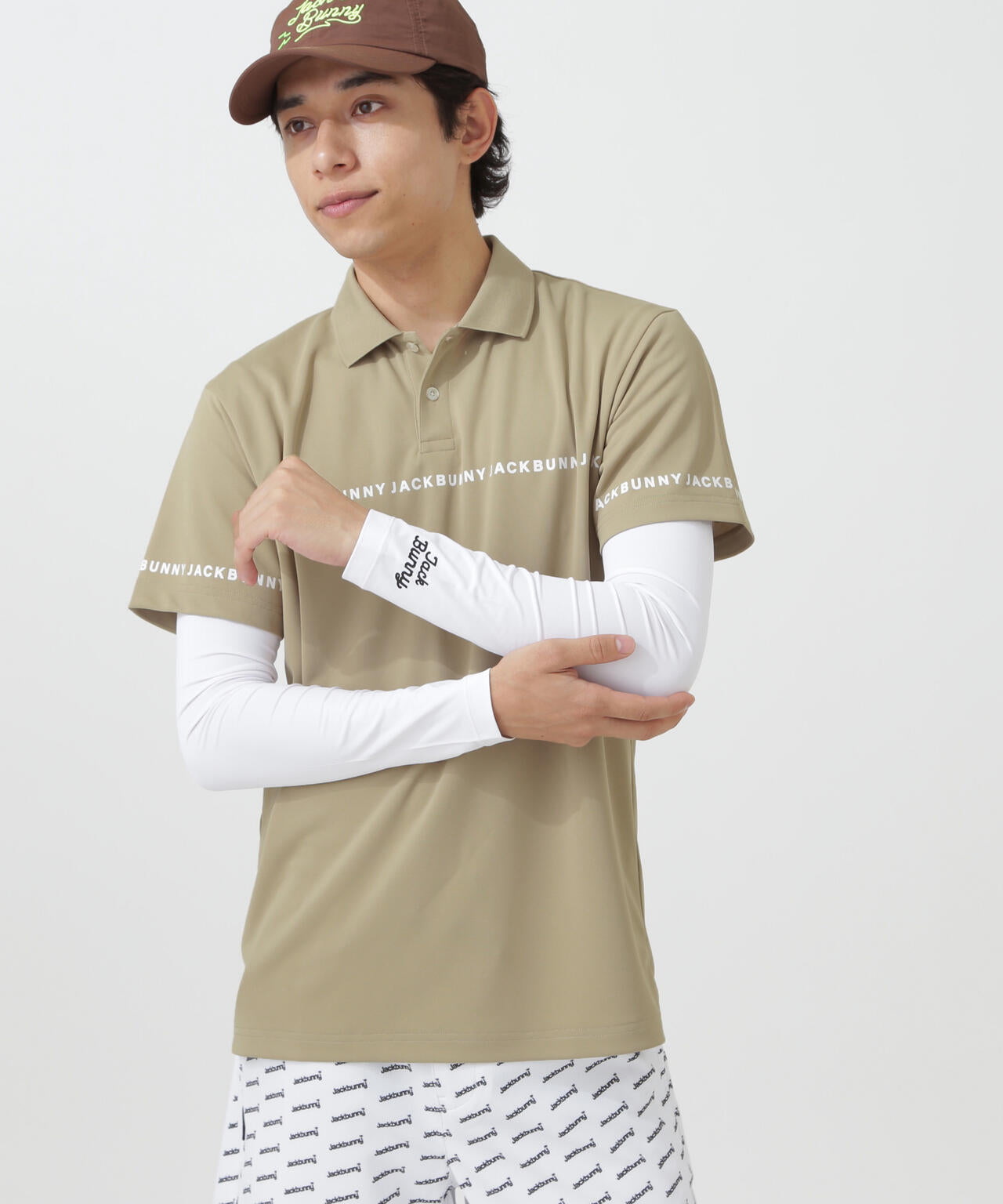 182cm C:84 W:71 H:89