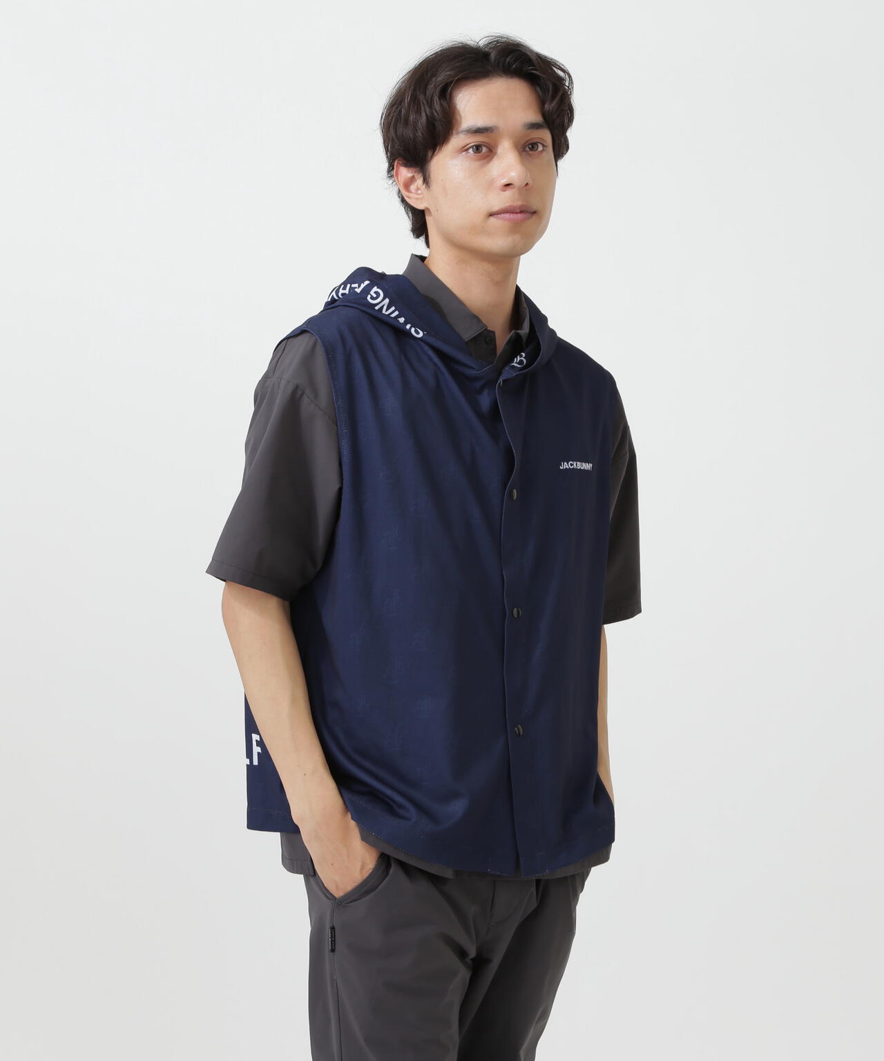 182cm C:84 W:71 H:89 着用サイズ：5