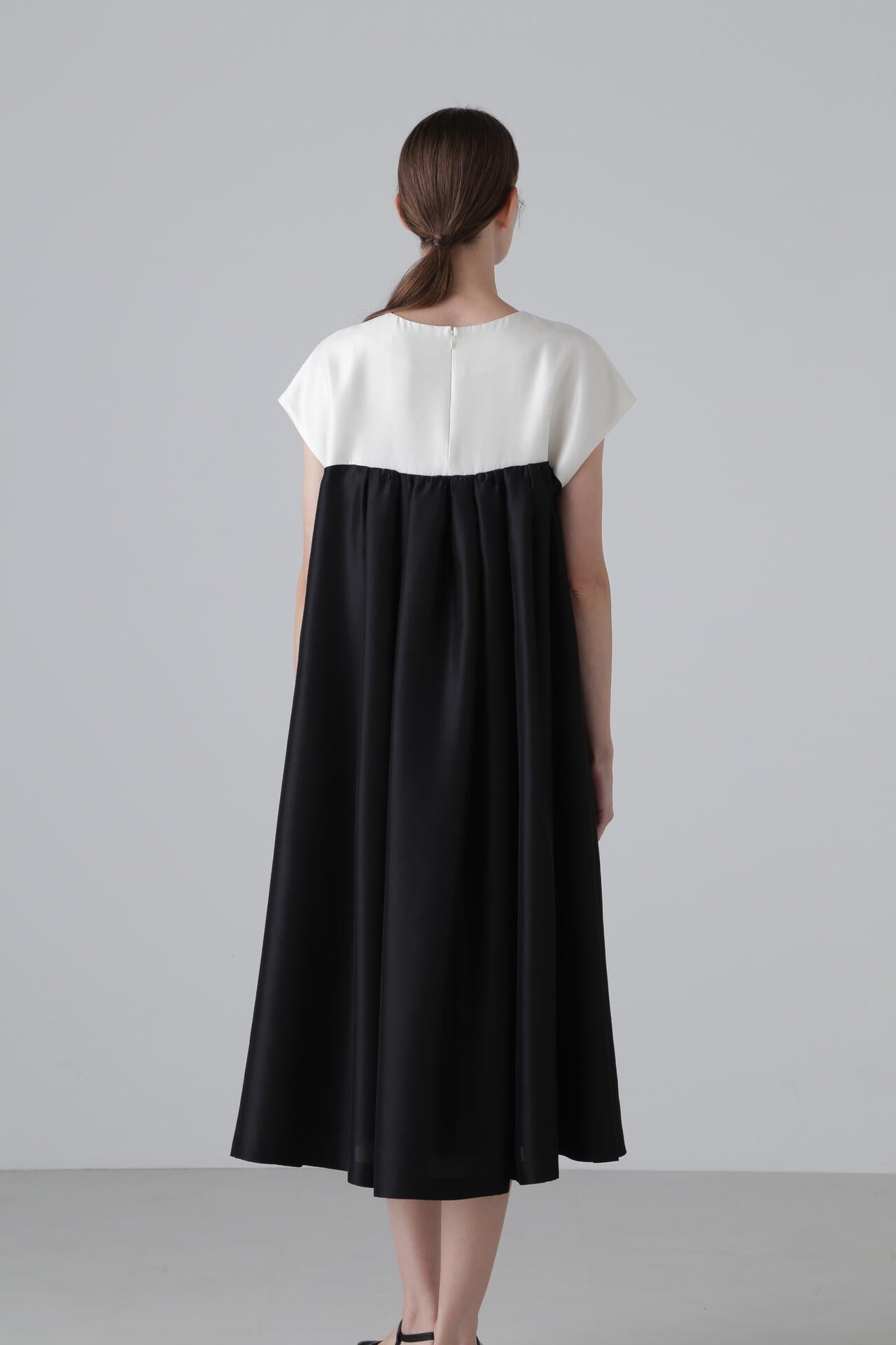 ＜BLACK LABEL＞ シルクタフタワンピース