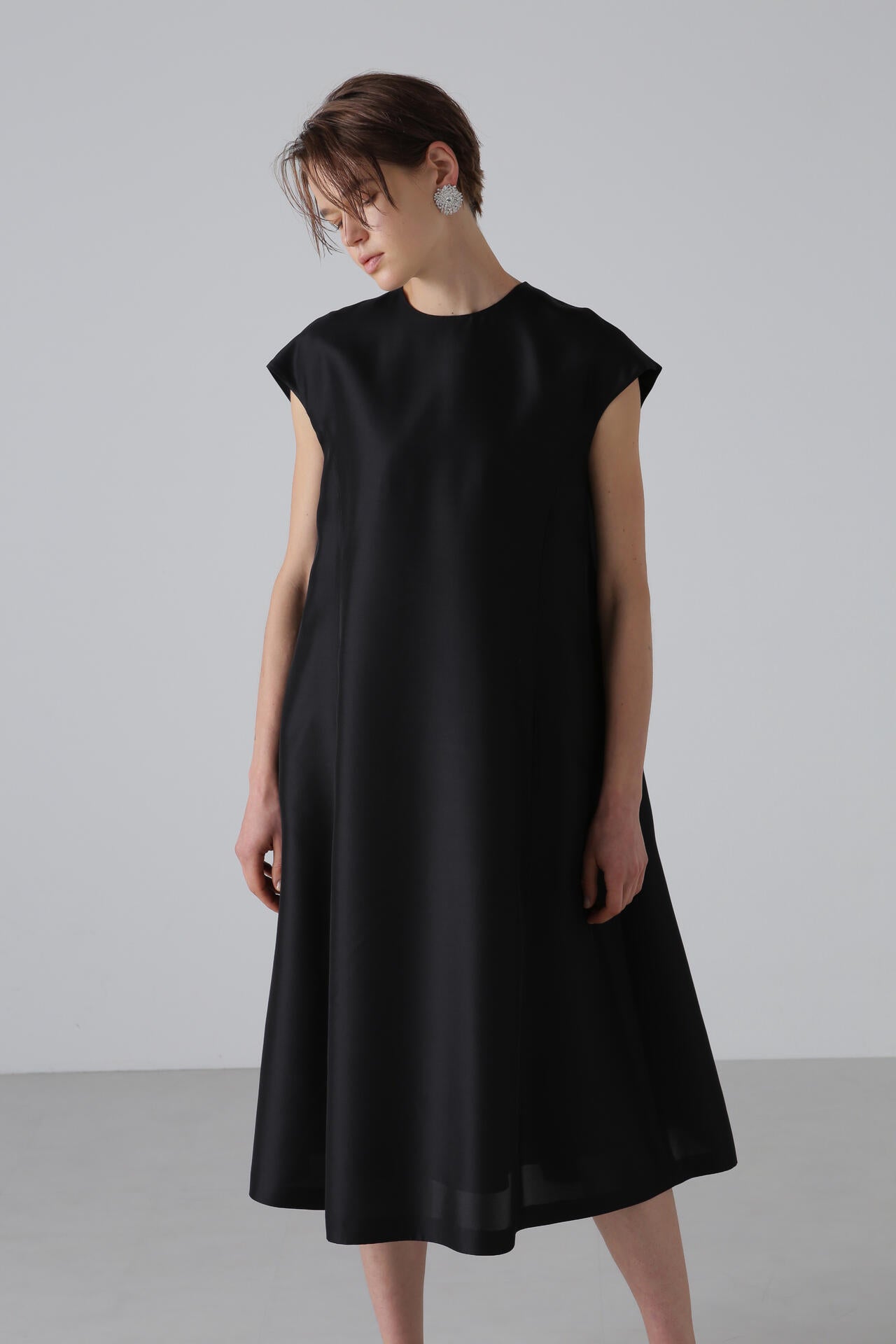 <BLACK LABEL>シルクタフタワンピース