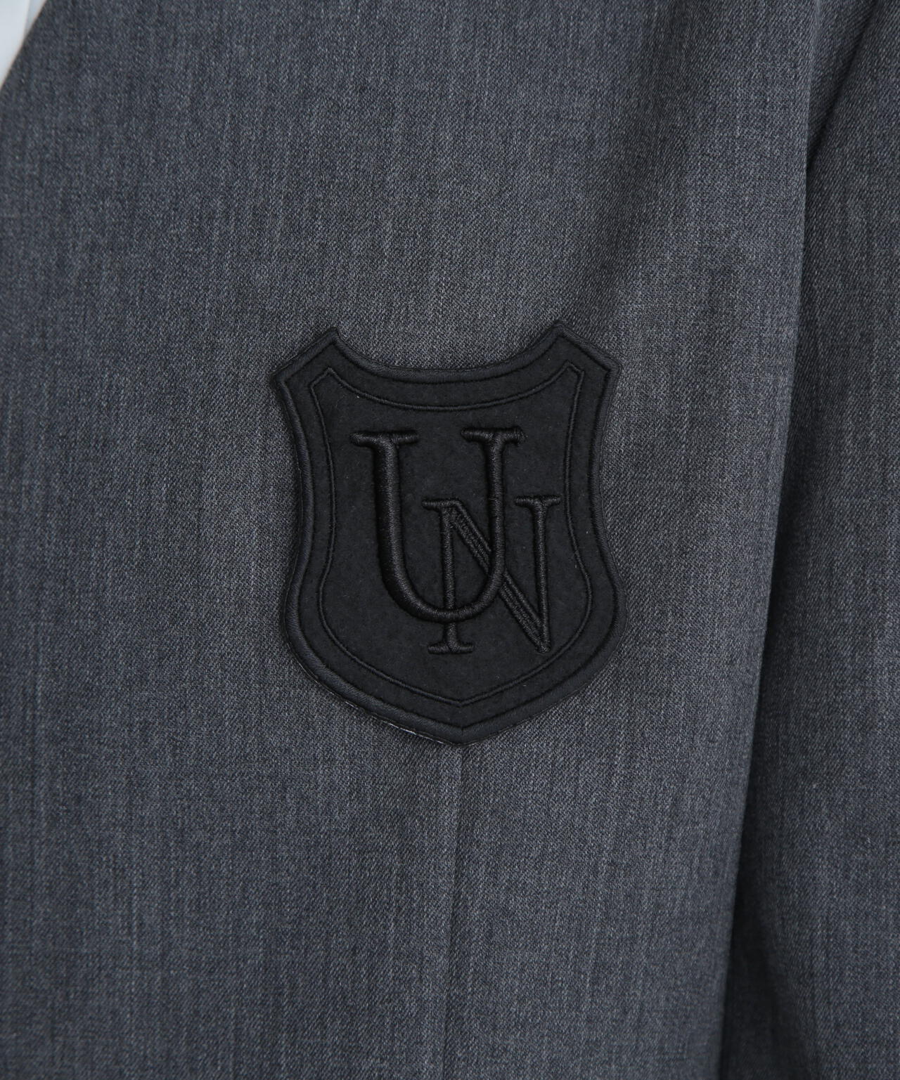 ＜UNiPH＞ＵＮｉＰＨエンブレムブローチ