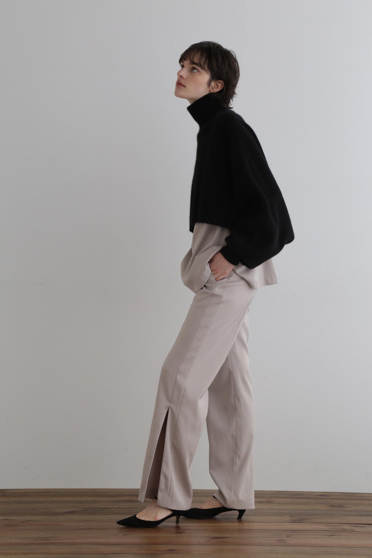 ダブルサテンストレートスリットパンツ