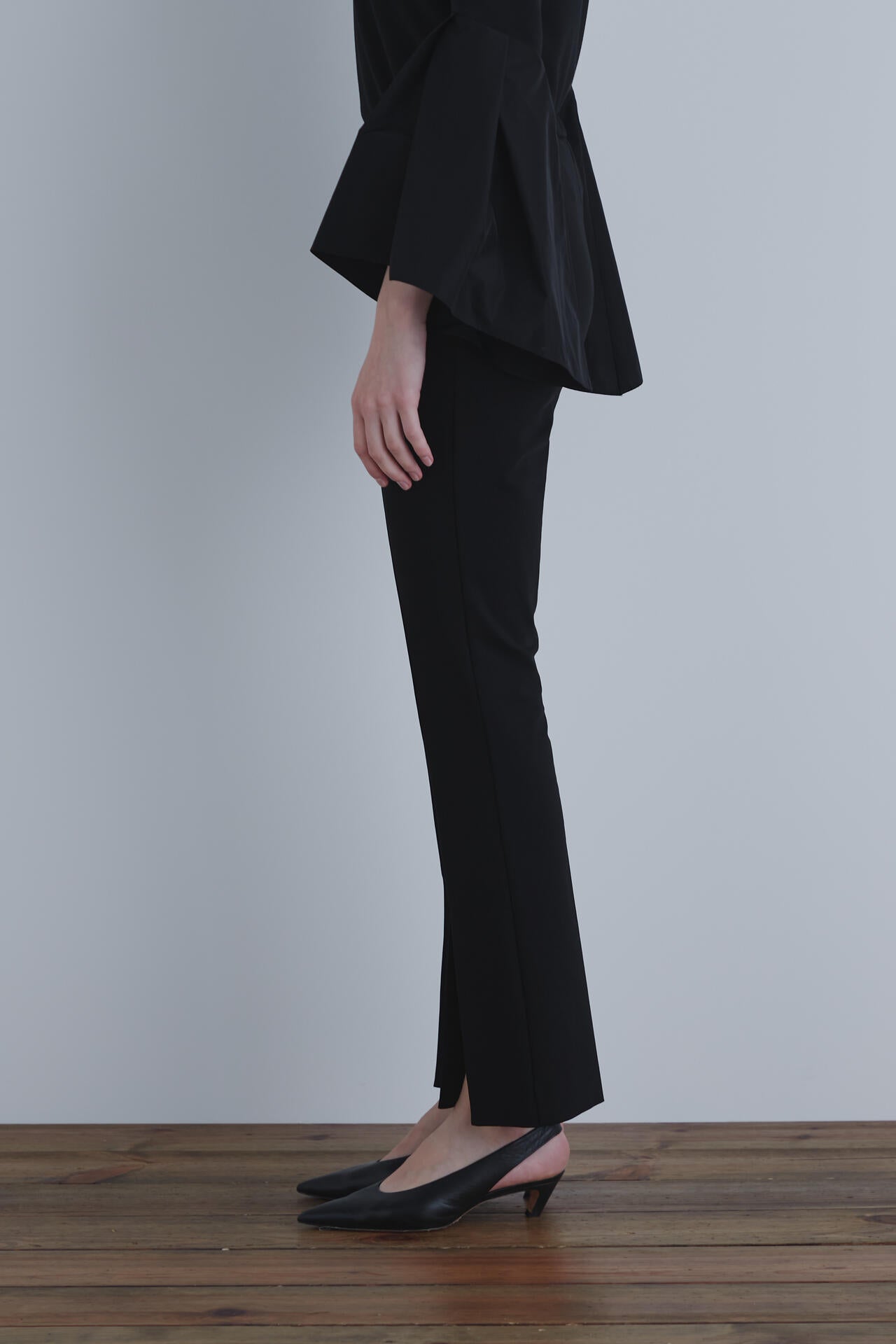 【EC限定】ハイストレッチフロントスリットパンツ（＋10cm丈）