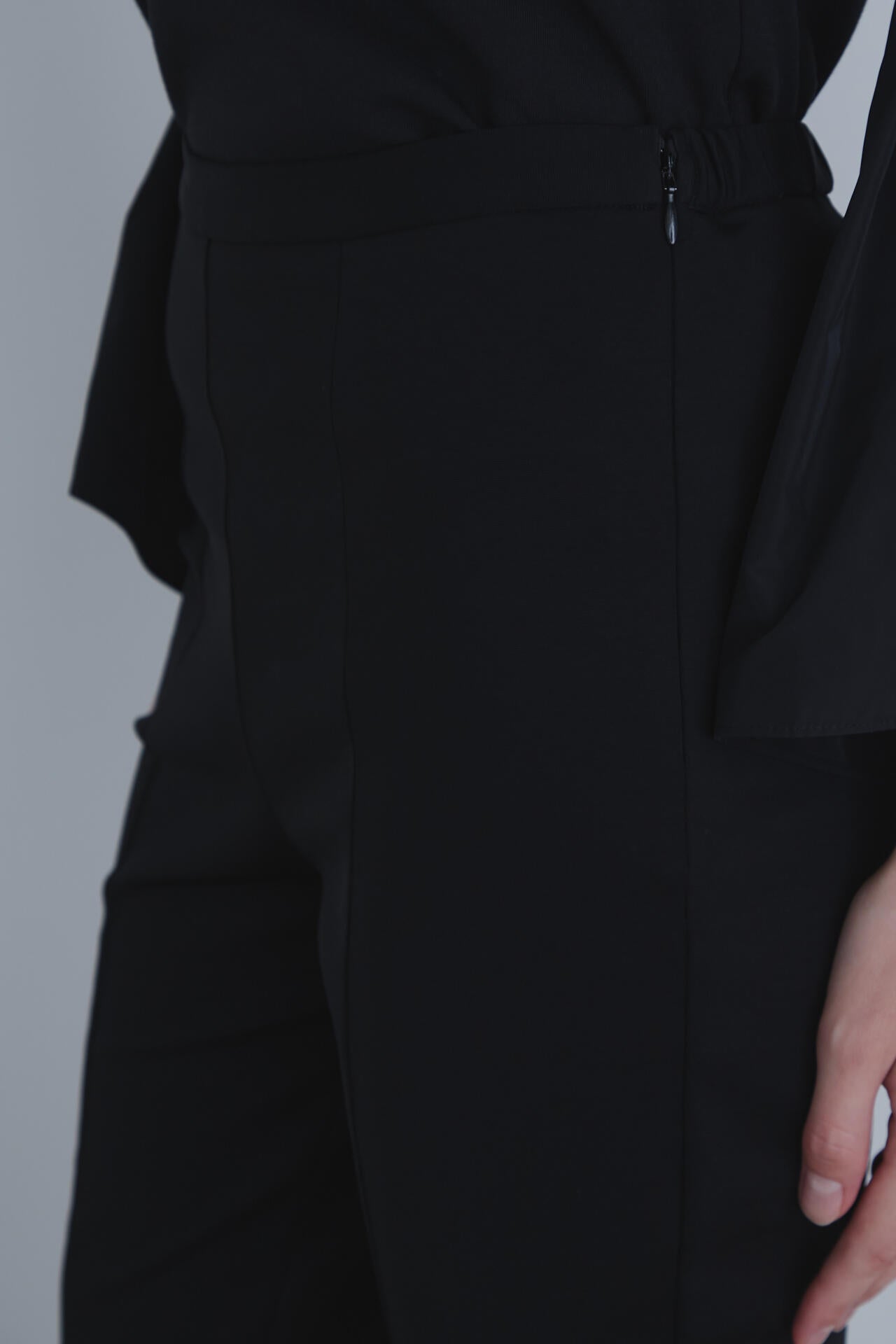【EC限定】ハイストレッチフロントスリットパンツ（＋10cm丈）