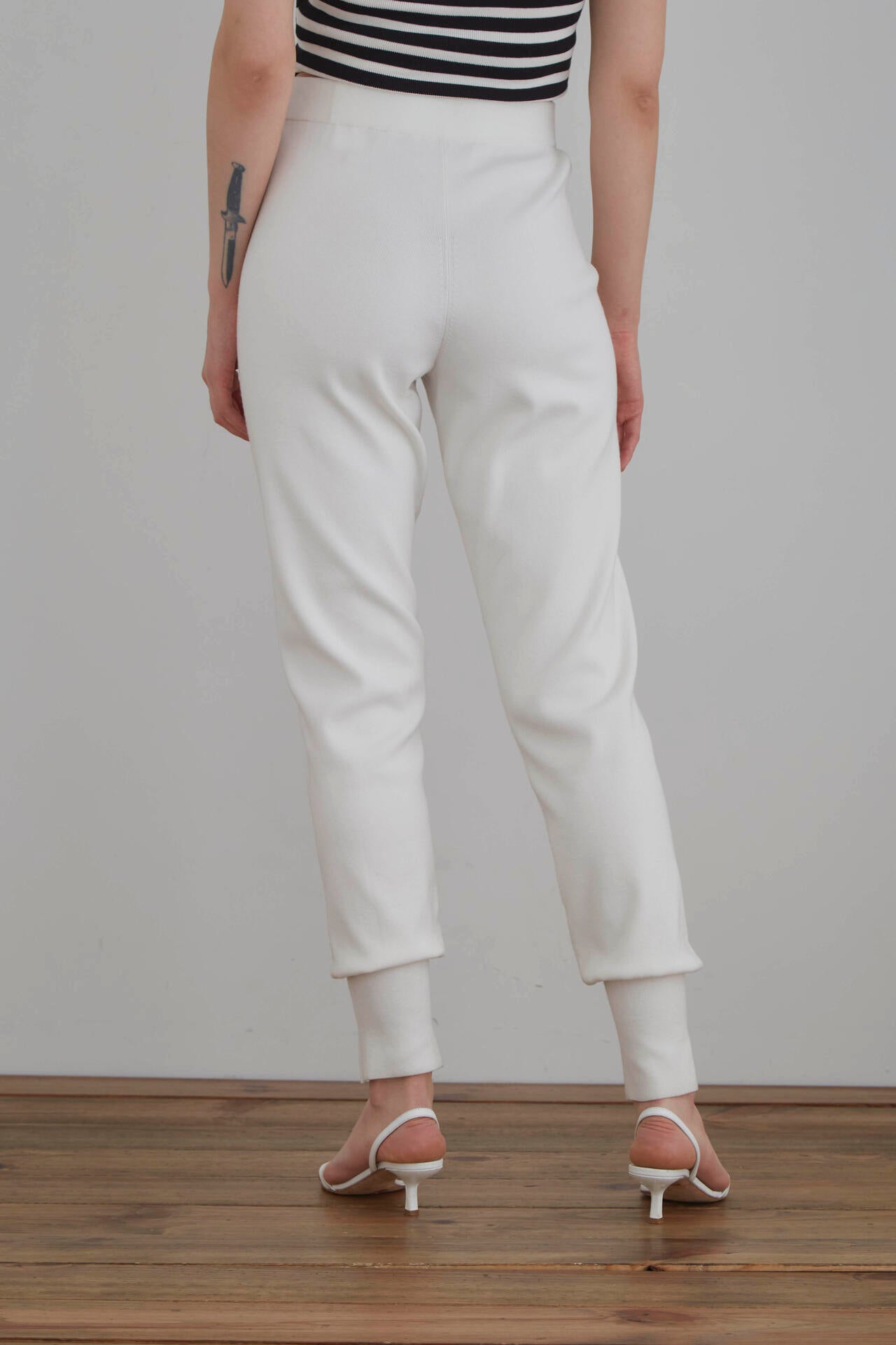 ヴィスニットパンツ