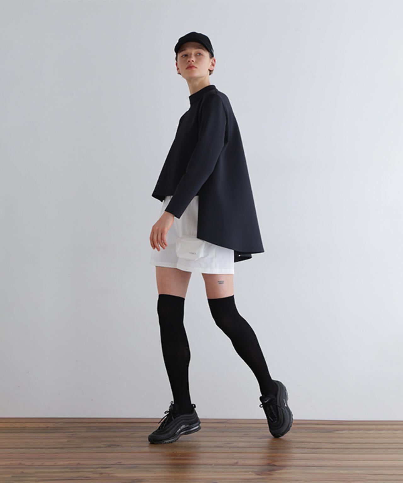 《LE PHIL SPORTS》コーデュラショートパンツ