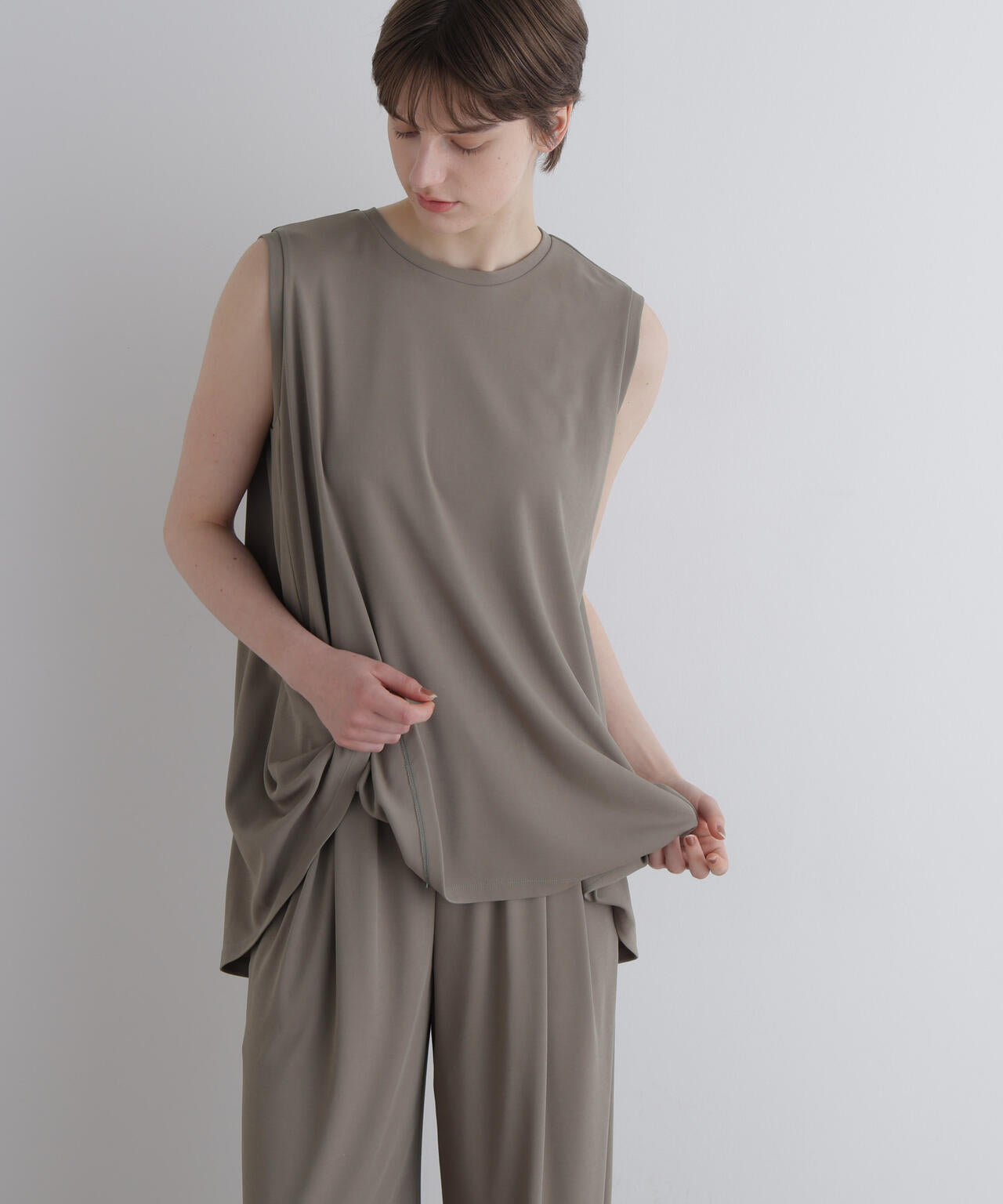 身長173ｃｍ　Ｂ81　Ｗ61　Ｈ89 着用サイズ：F