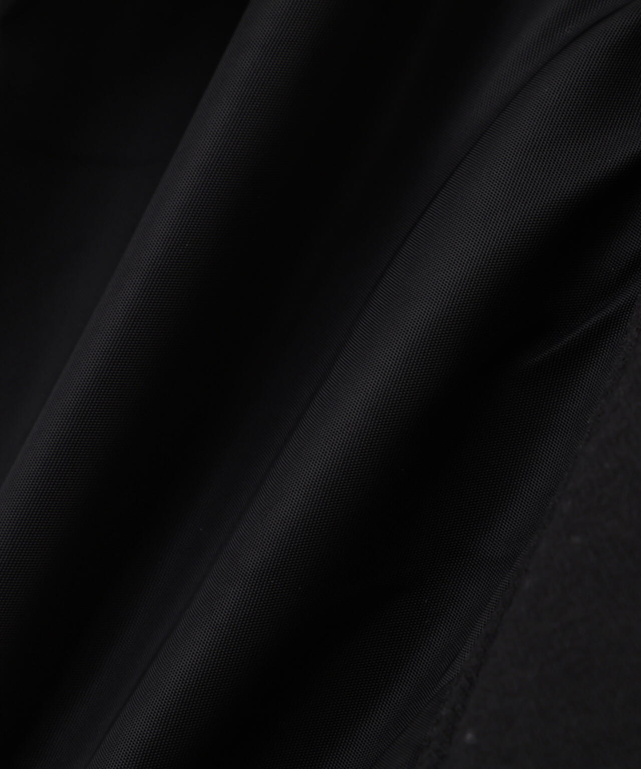 《LE PHIL SPORTS》テックダンボール切替プルオーバー