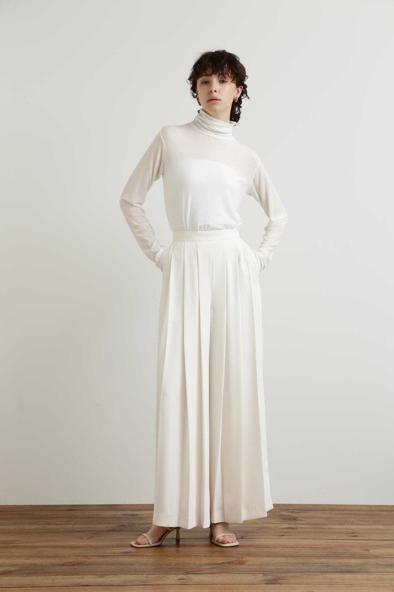 Tuck Pleated Wide Pants