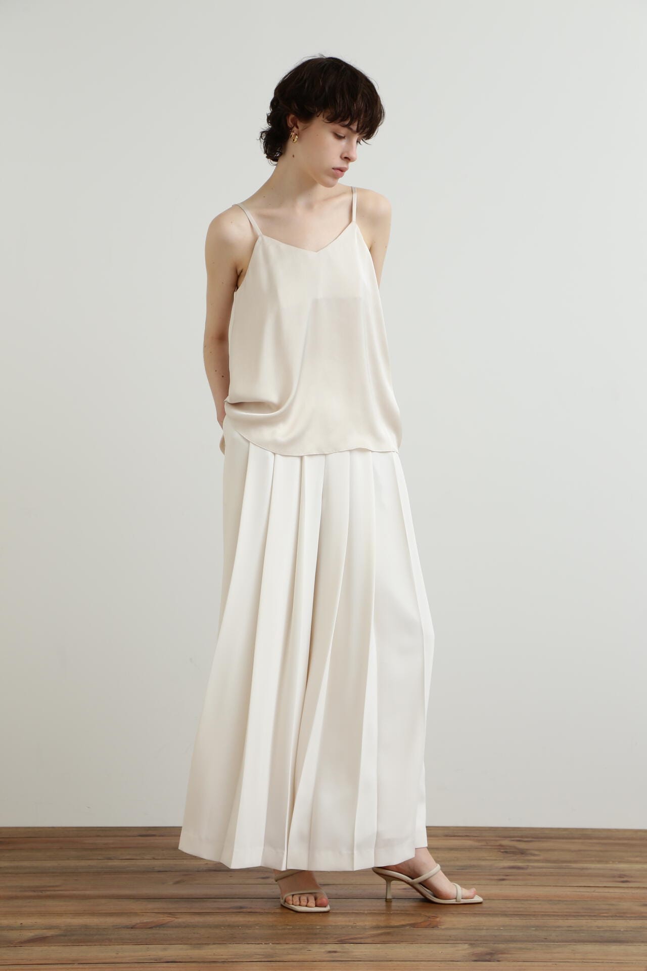 Tuck Pleated Wide Pants