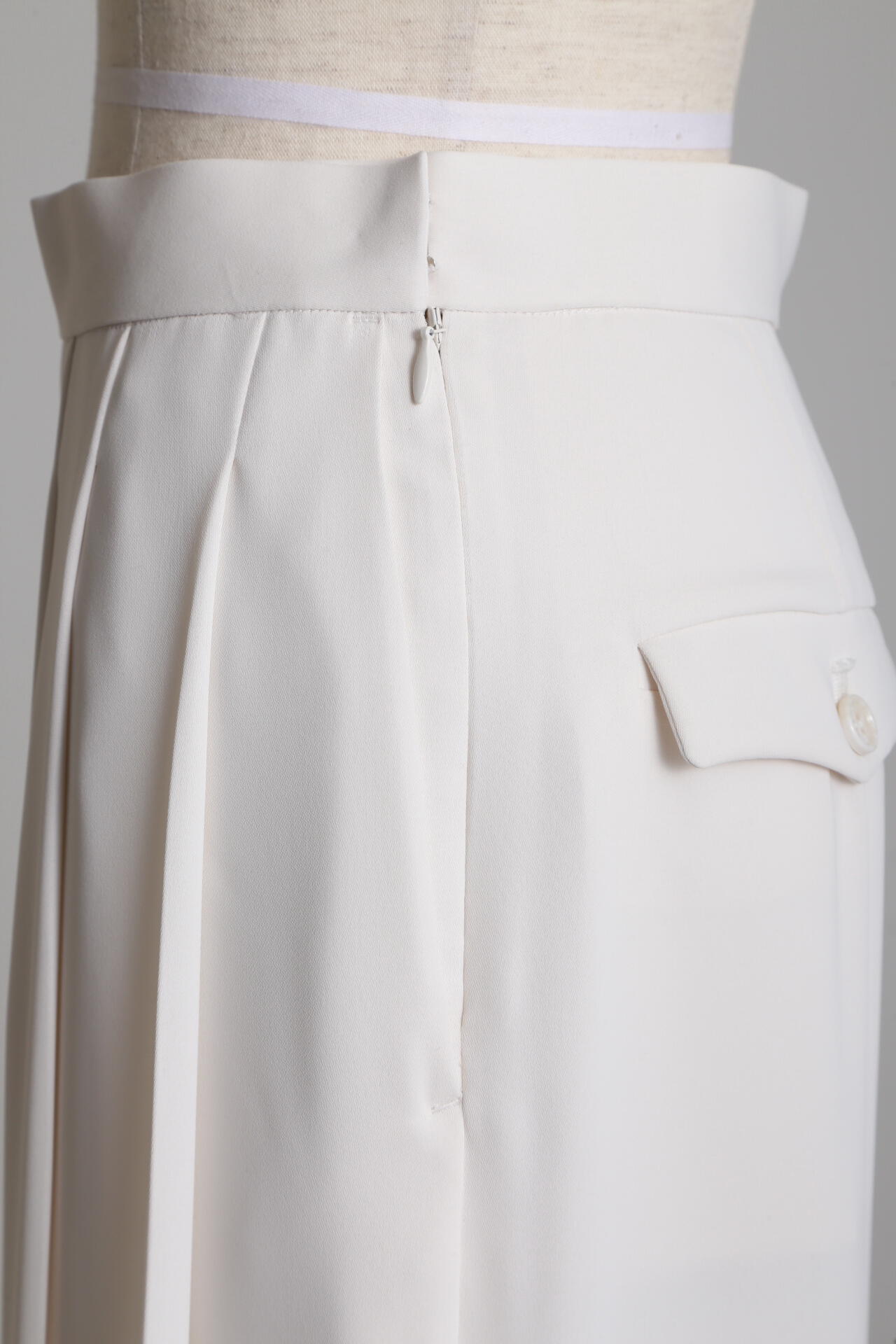 Tuck Pleated Wide Pants