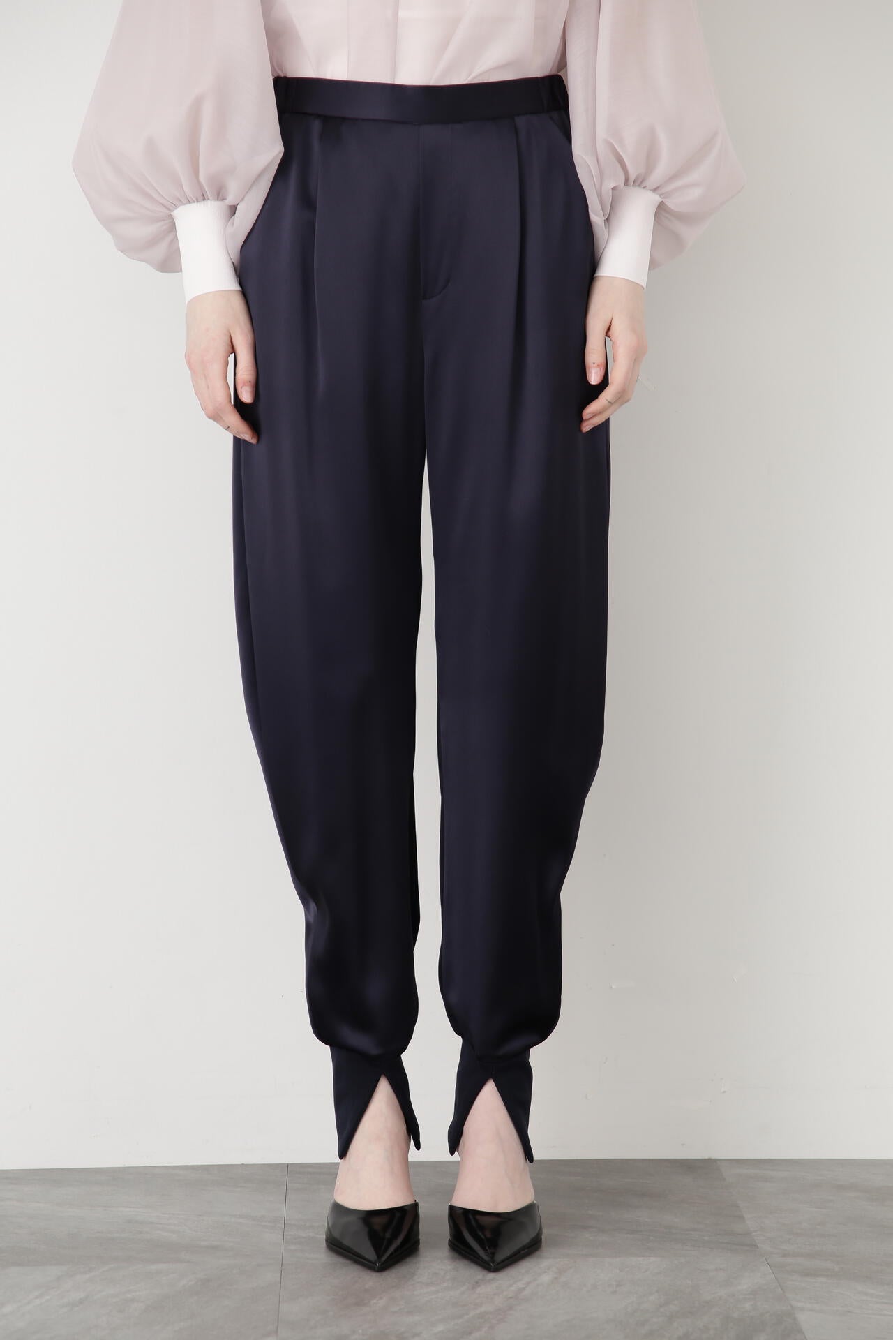 【TV着用】Curvy Jogger Satin Pants