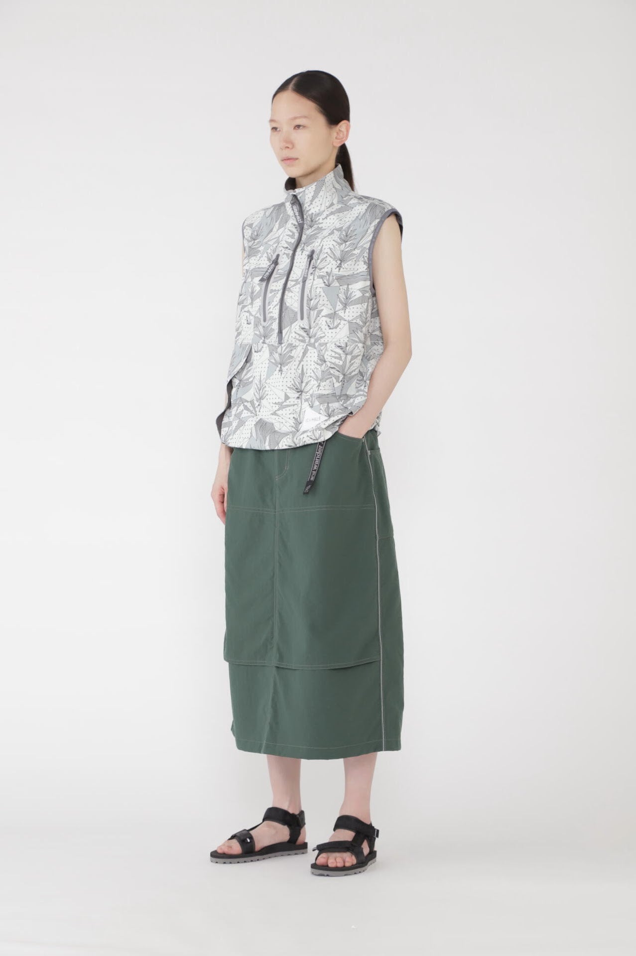 GRAMICCI × and wander brushed nylon vest