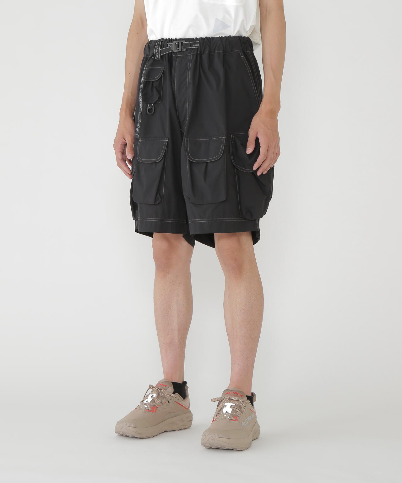 multi pocket short pants (M)