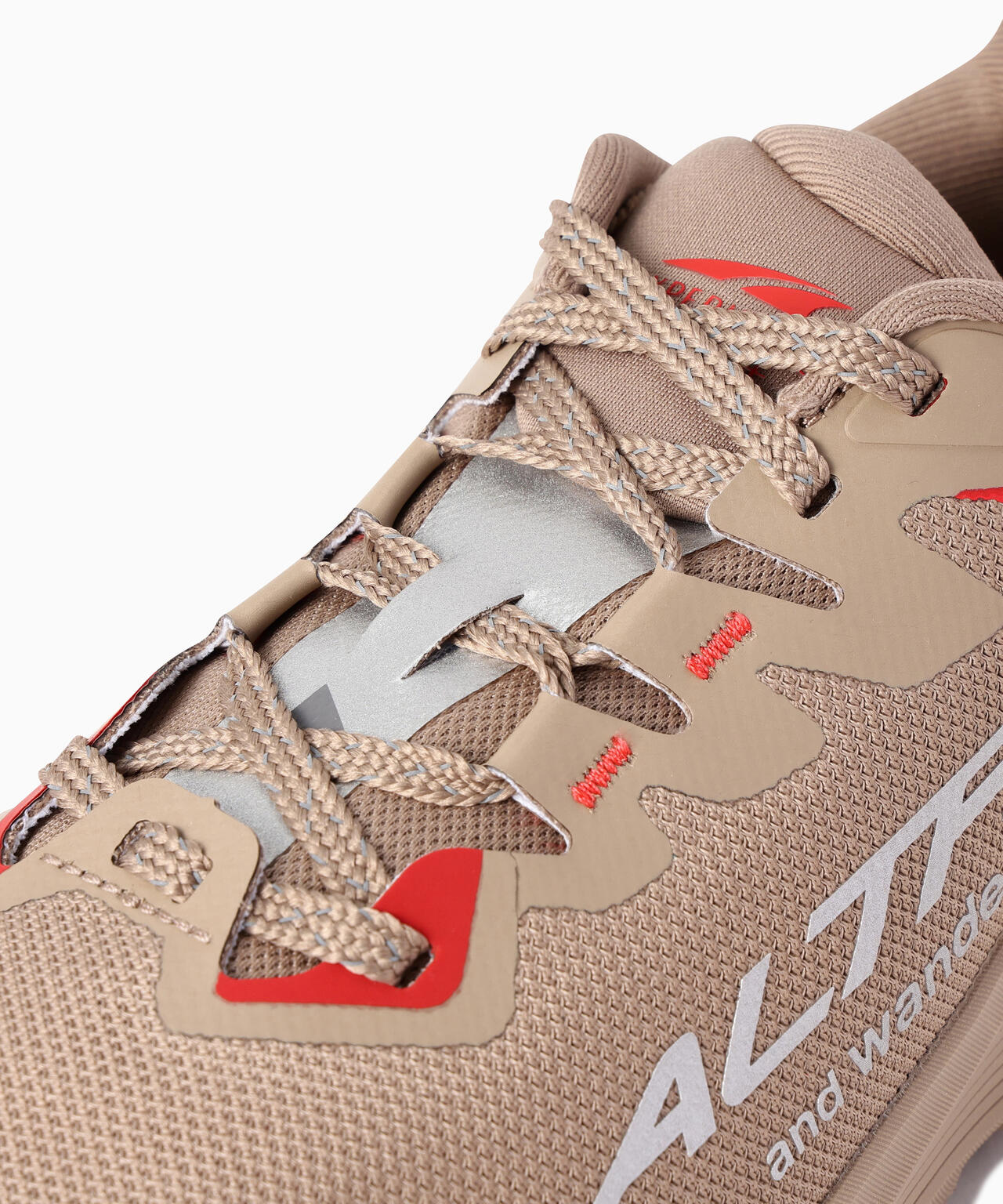 Altra × and wander  EXPERIENCE WILD 3+
