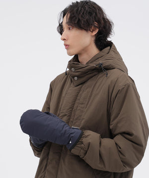 身長185cm 　B84 W66cm H91cm