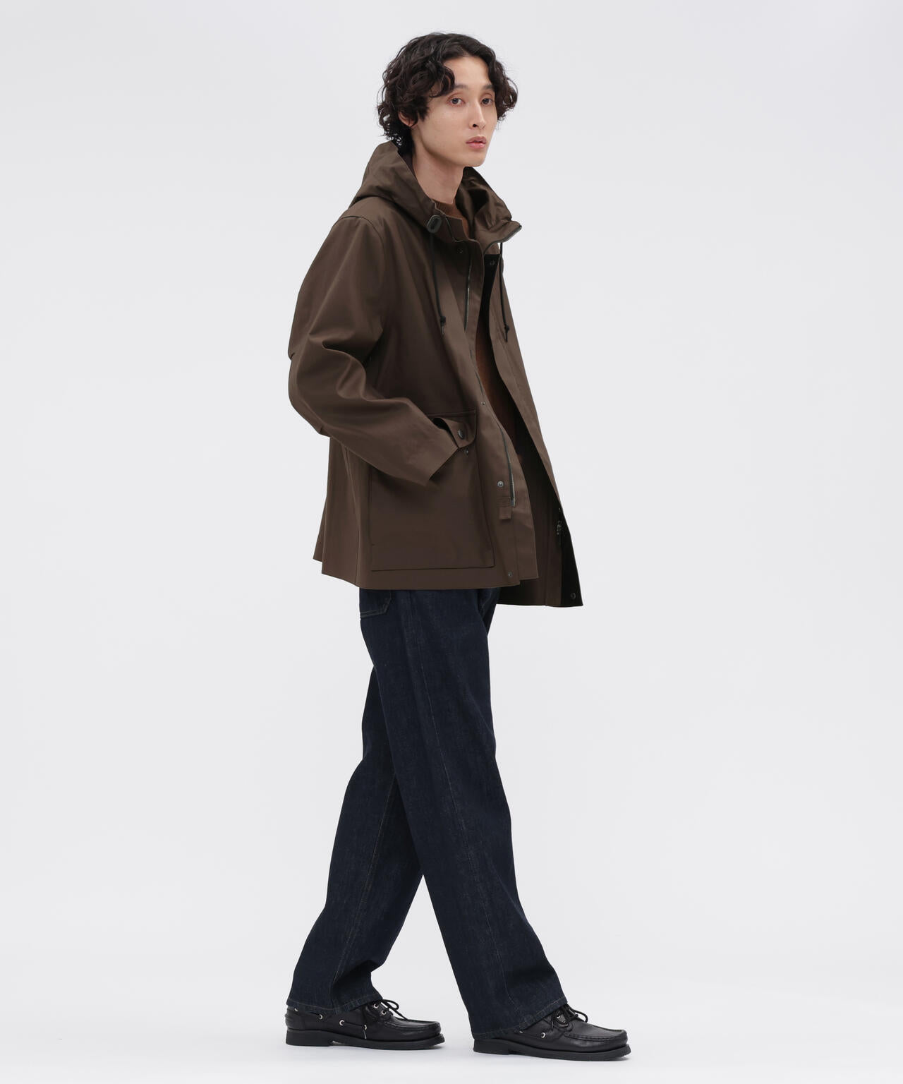 身長185cm 　B84 W66cm H91cm 着用サイズ：L