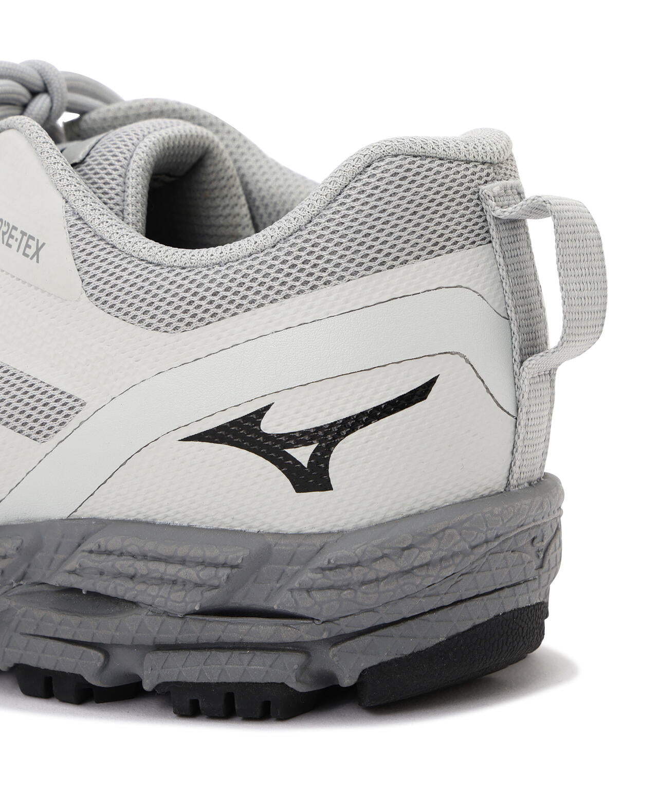 MEN V2 GORE-TEX HIKING SHOES