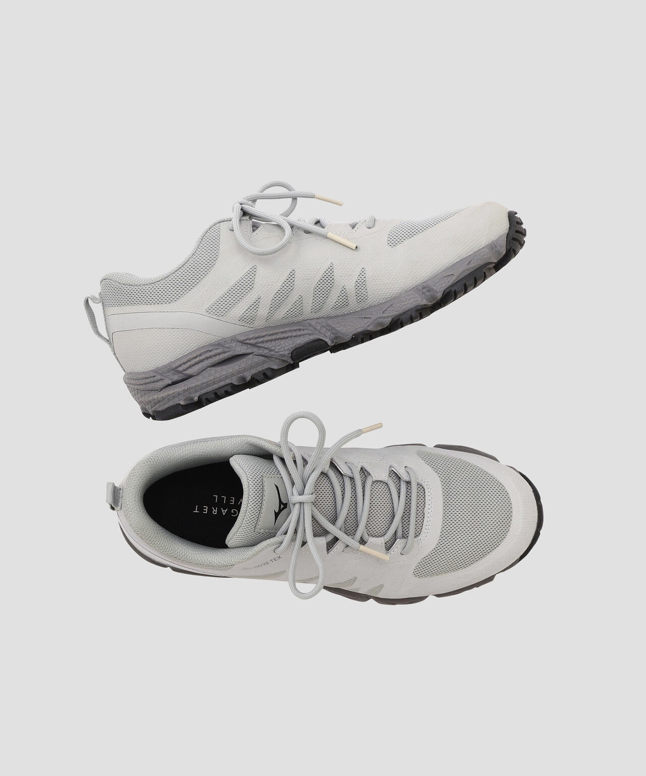 MEN V2 GORE-TEX HIKING SHOES