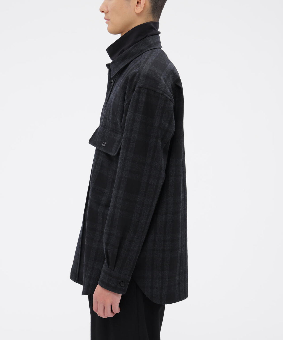 身長184cm  B90 W68 H90 着用サイズ：L
