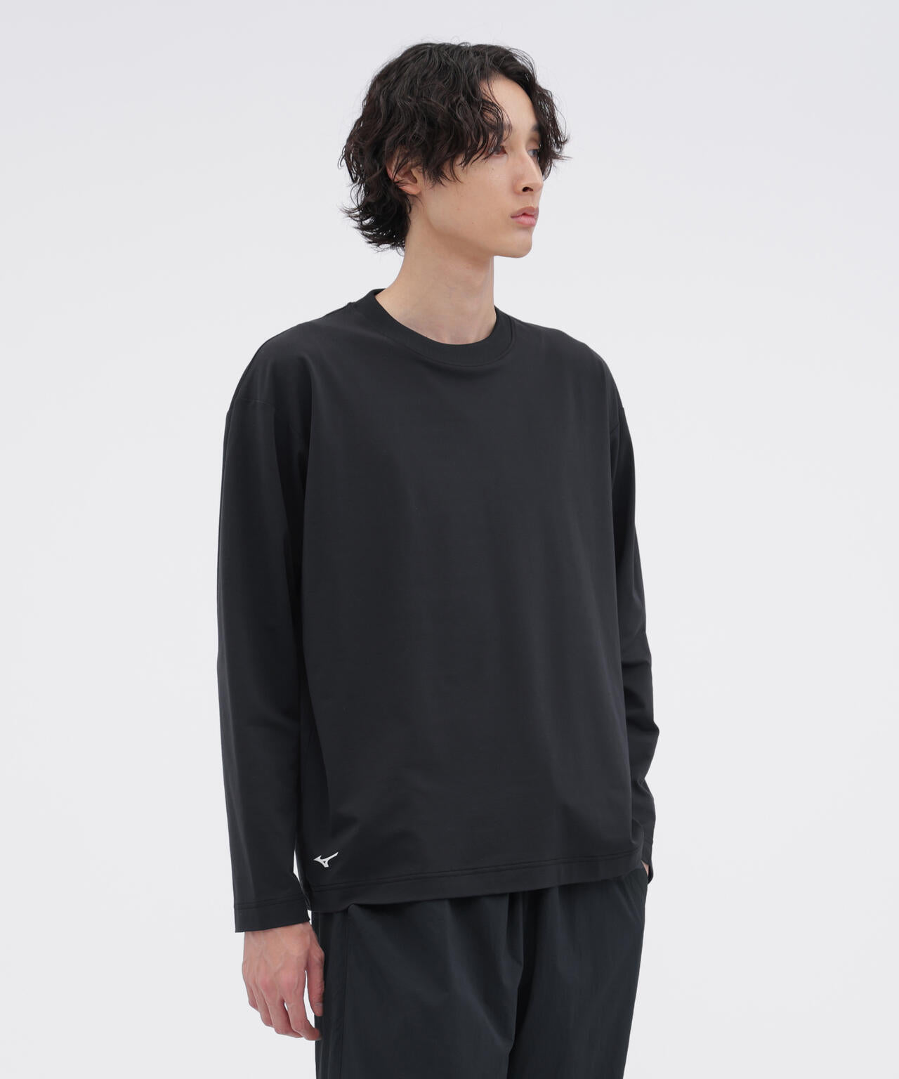 身長185cm 　B84 W66cm H91cm 着用サイズ：L