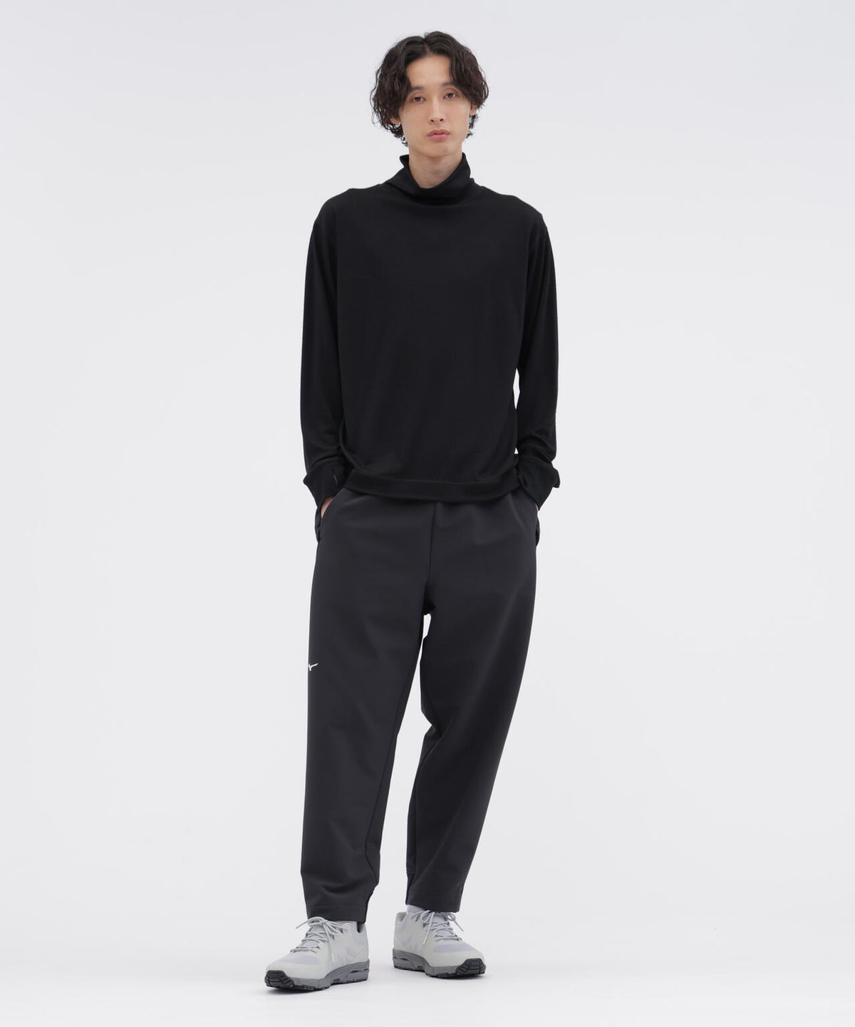 身長185cm 　B84 W66cm H91cm 着用サイズ：L