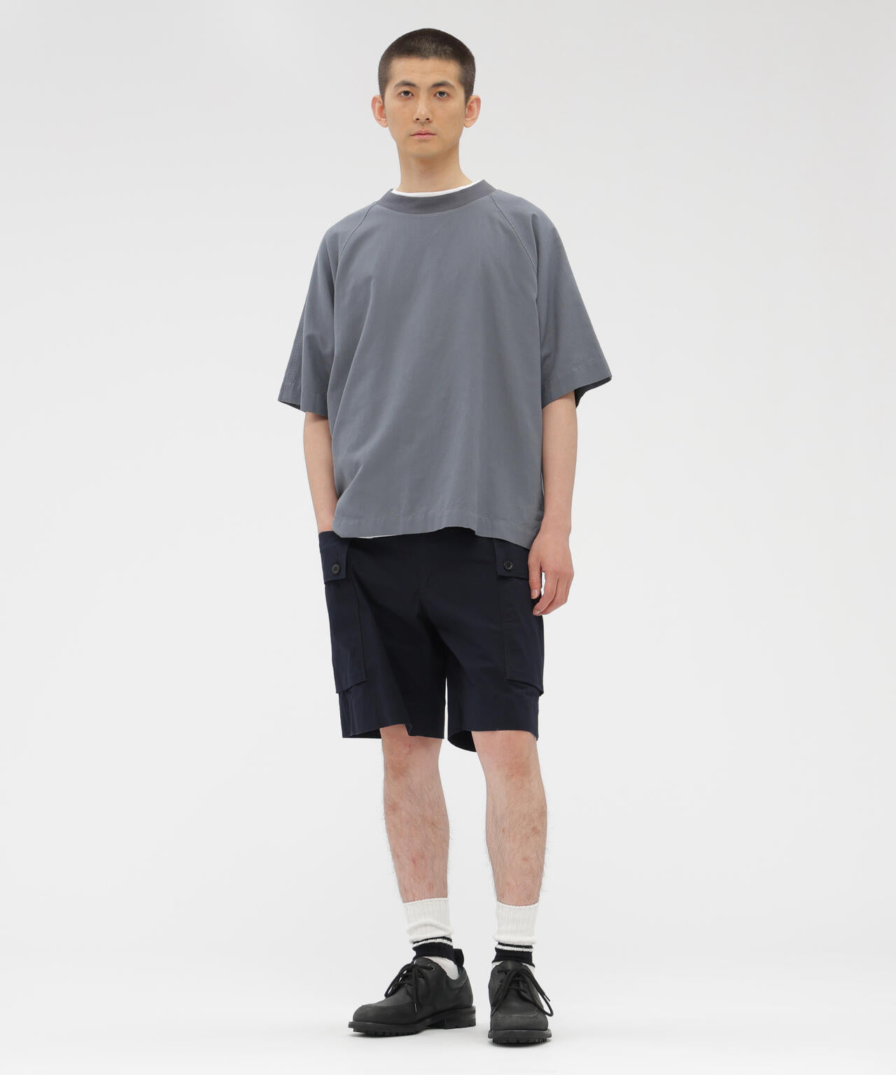 身長185cm 　B84 W66cm H91cm 着用サイズ：L