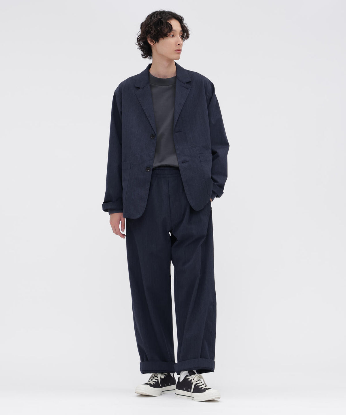 身長185cm 　B84 W66cm H91cm 着用サイズ：L