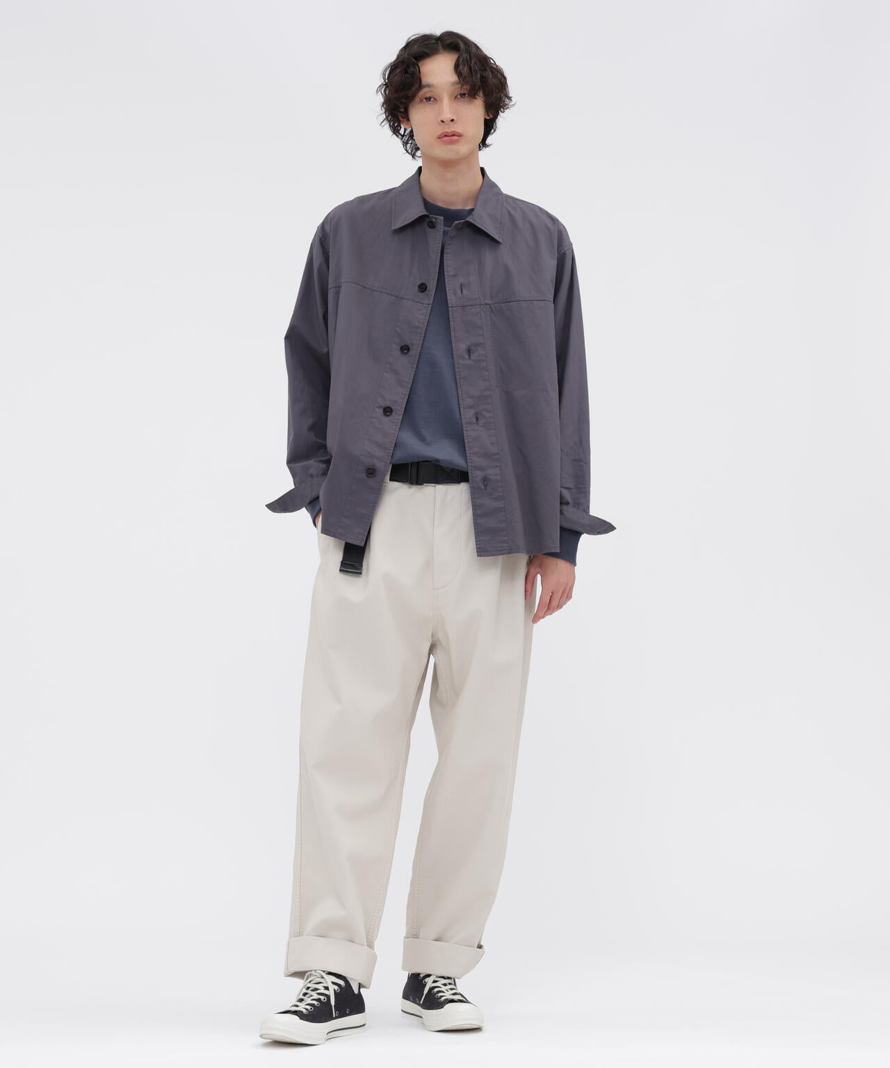 身長185cm 　B84 W66cm H91cm