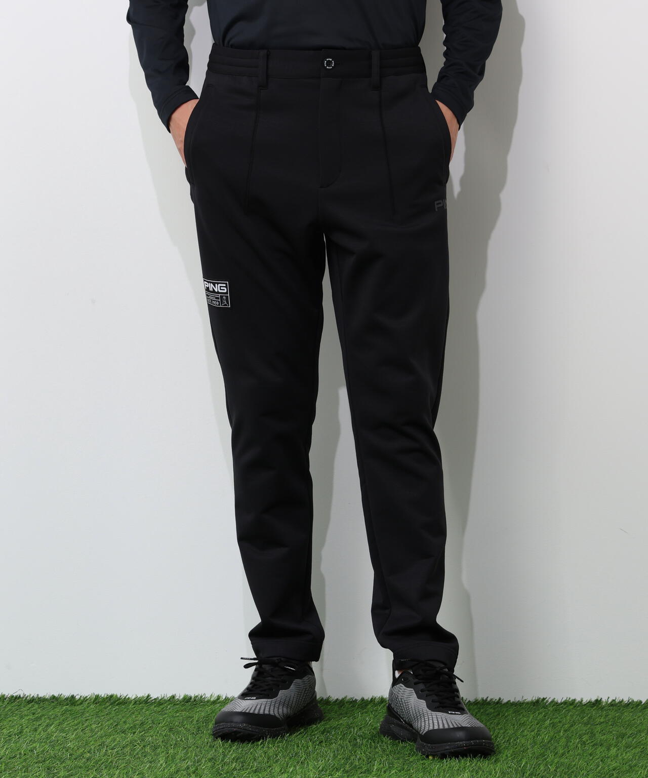 【PING APPAREL】全方向ストレッチ 接結裏メッシュスウェットテーパードパンツ ＜GOLD＞ (MENS)