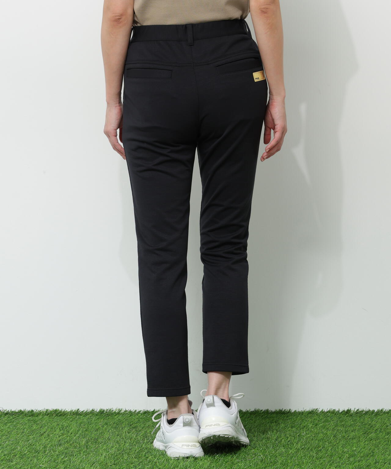 【PING APPAREL】全方向ストレッチ 接結裏メッシュスウェットテーパードパンツ ＜GOLD＞ (LADIES)