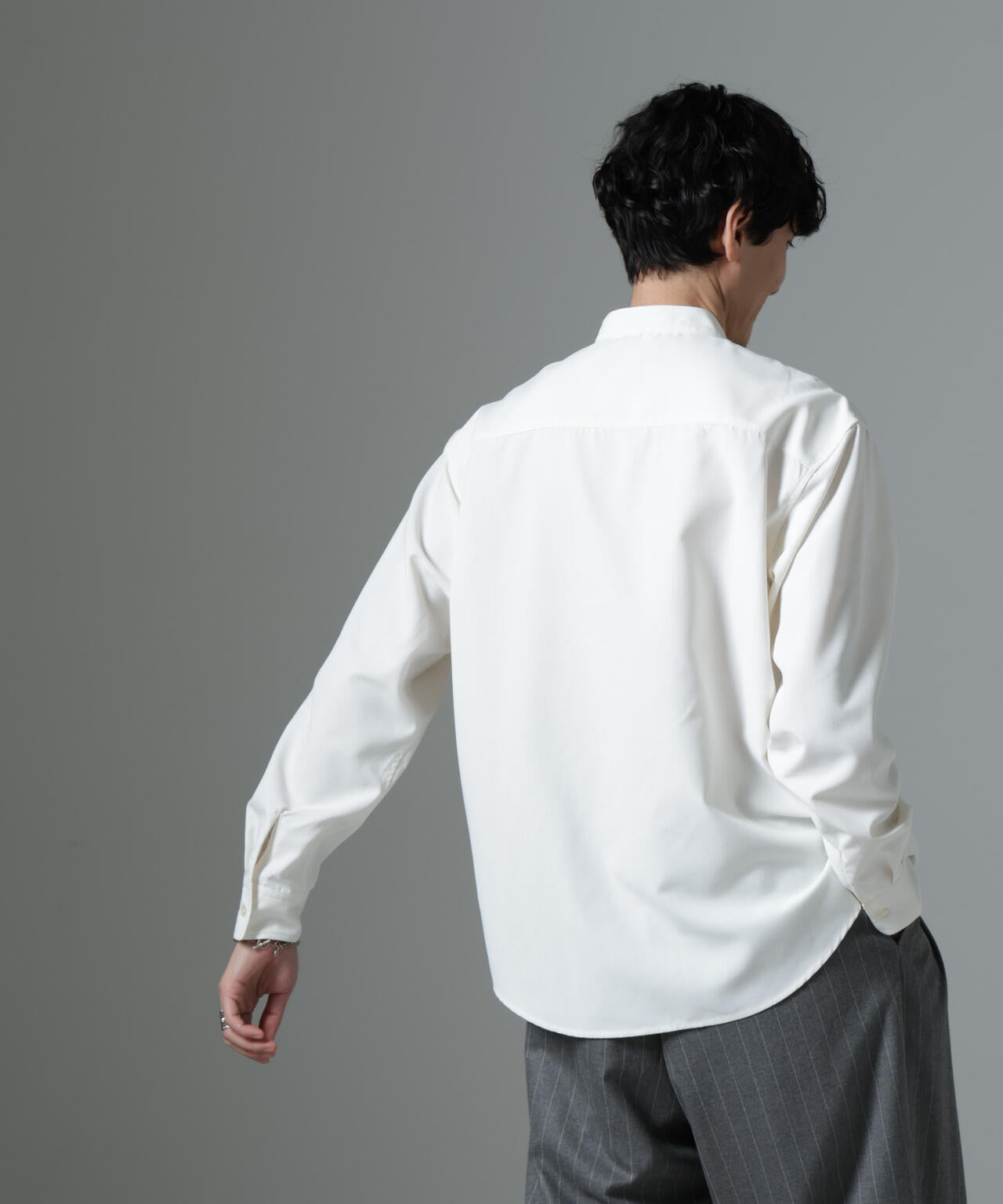 AMATA コットンタッチバンドカラーシャツ