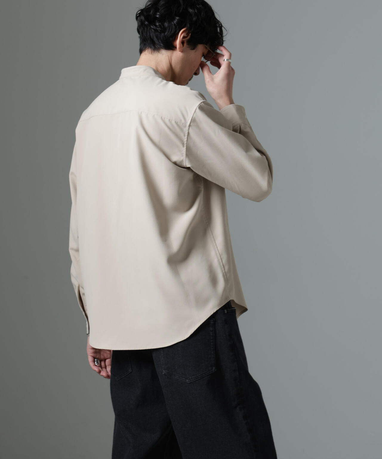 AMATA コットンタッチバンドカラーシャツ