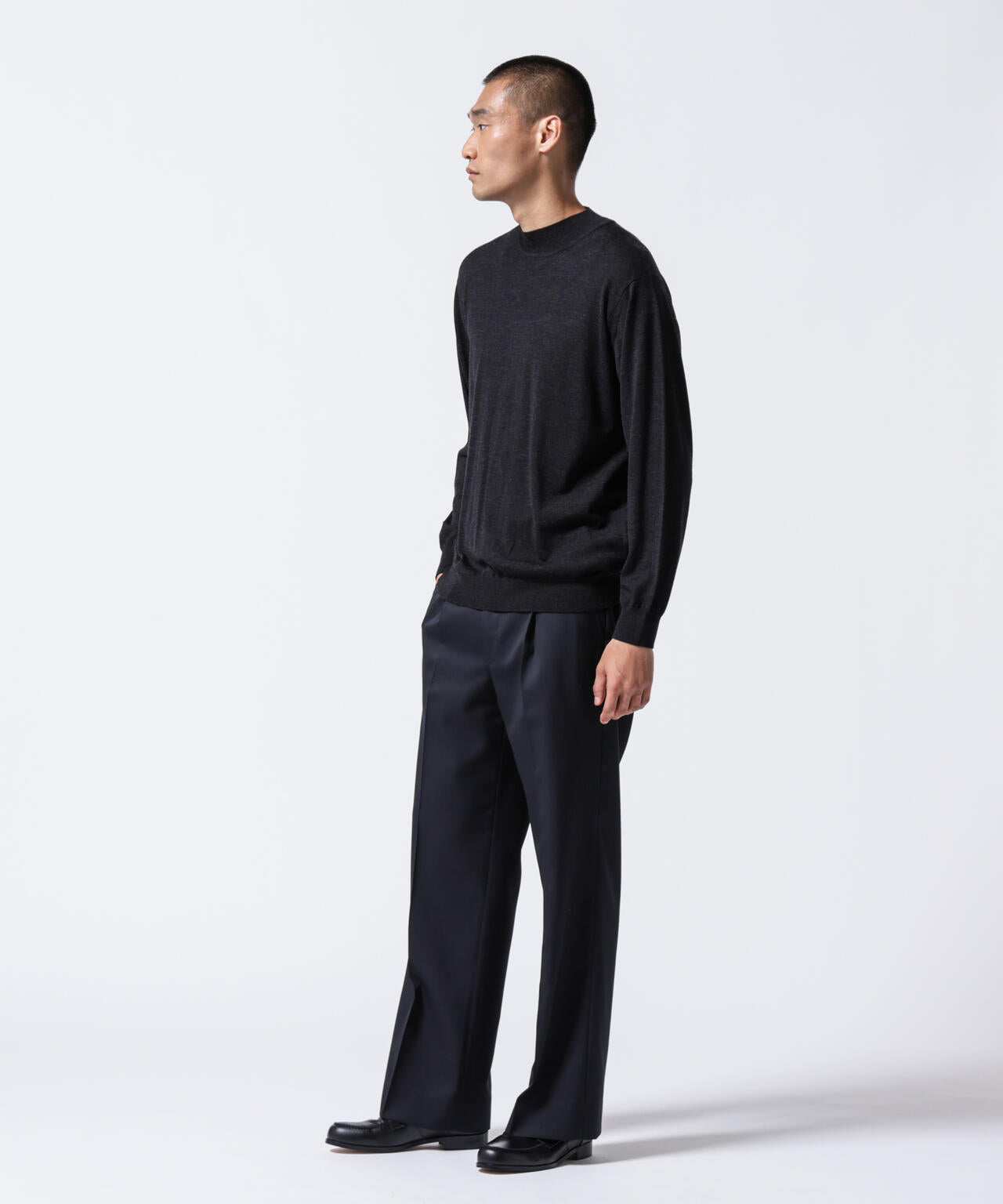 「ASSEMBLANC」BRISBANEベンチレーションモックネックプルオーバー