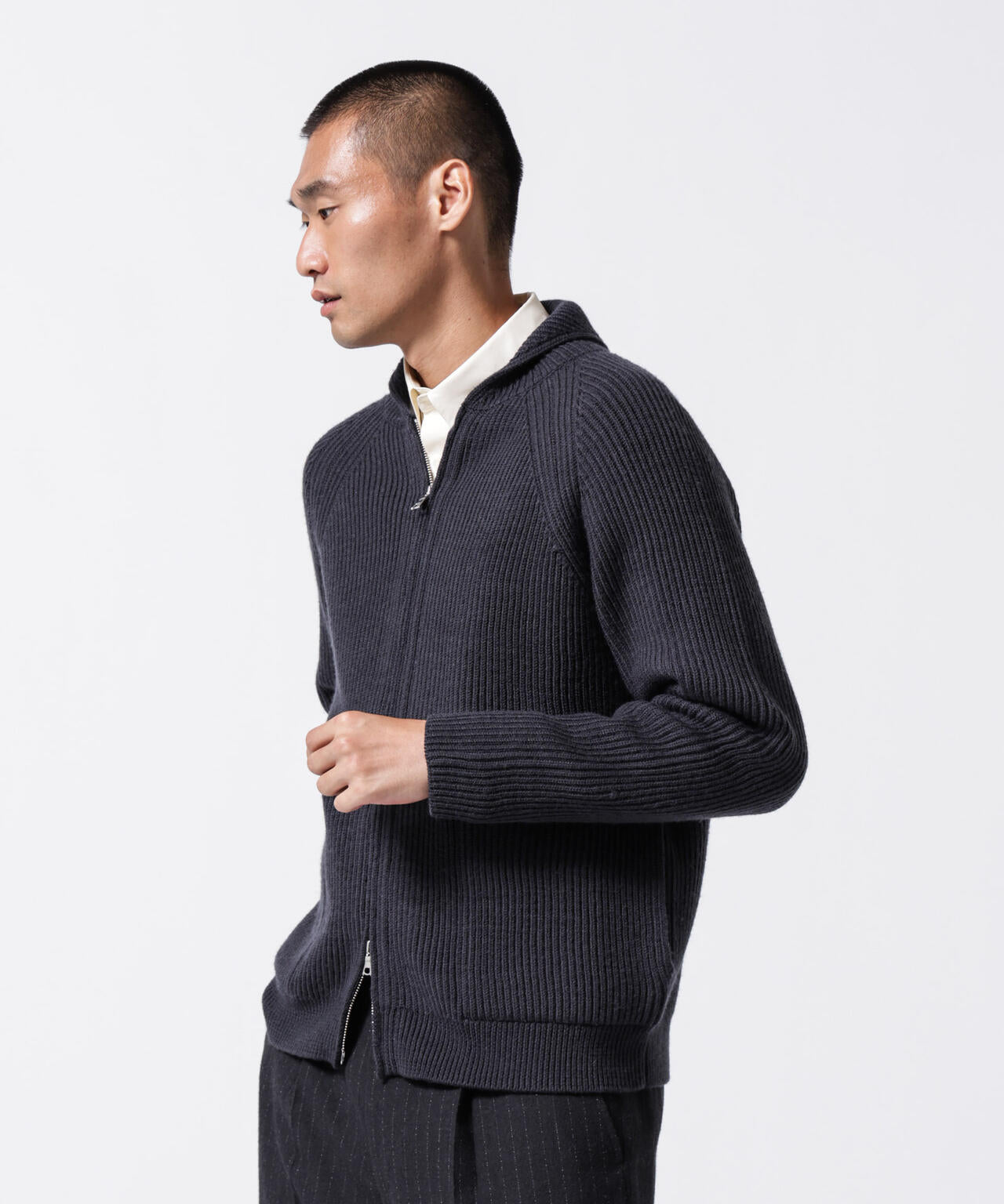 「ASSEMBLANC」フレンチウールスカーフカラージップニット