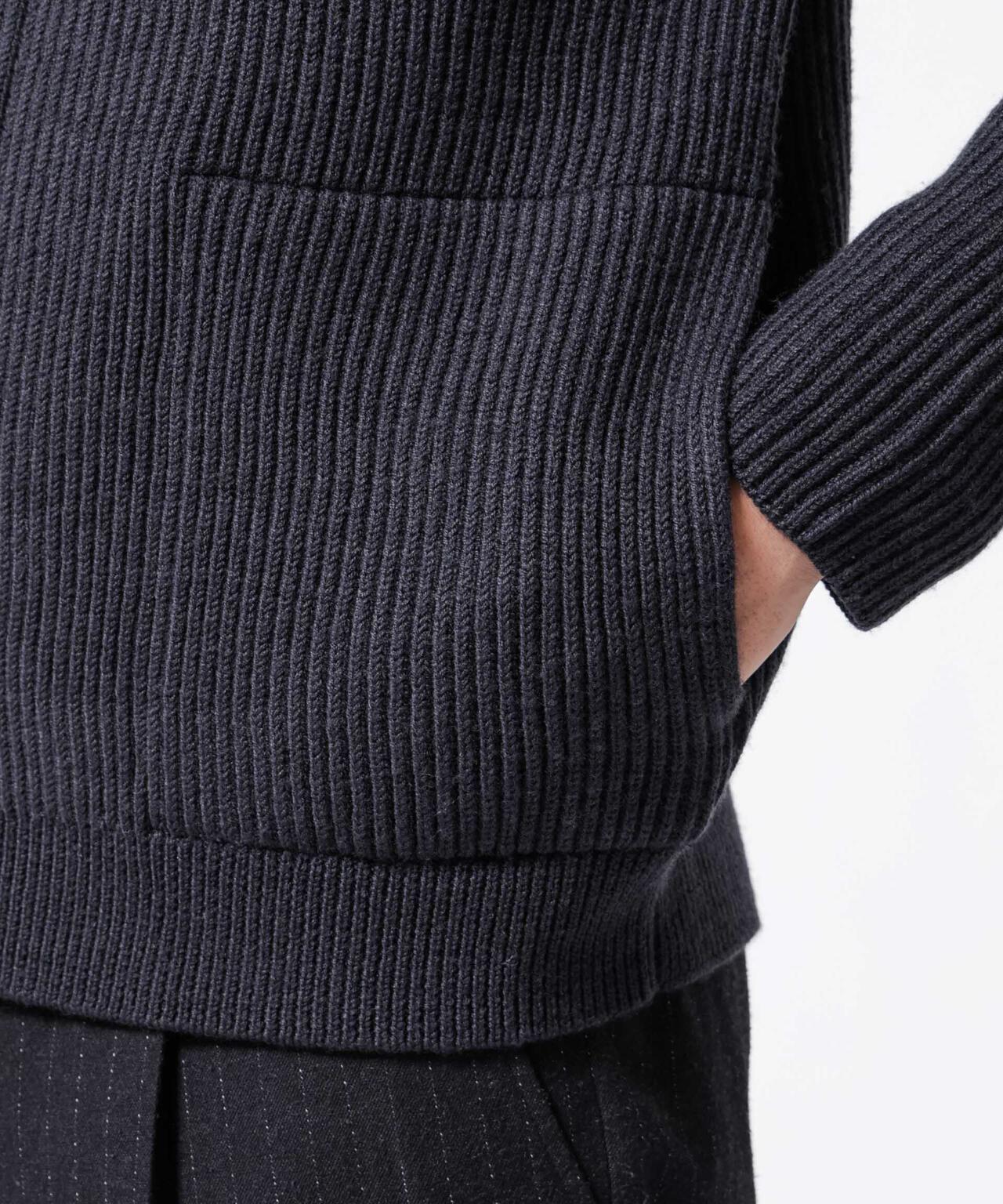 「ASSEMBLANC」フレンチウールスカーフカラージップニット