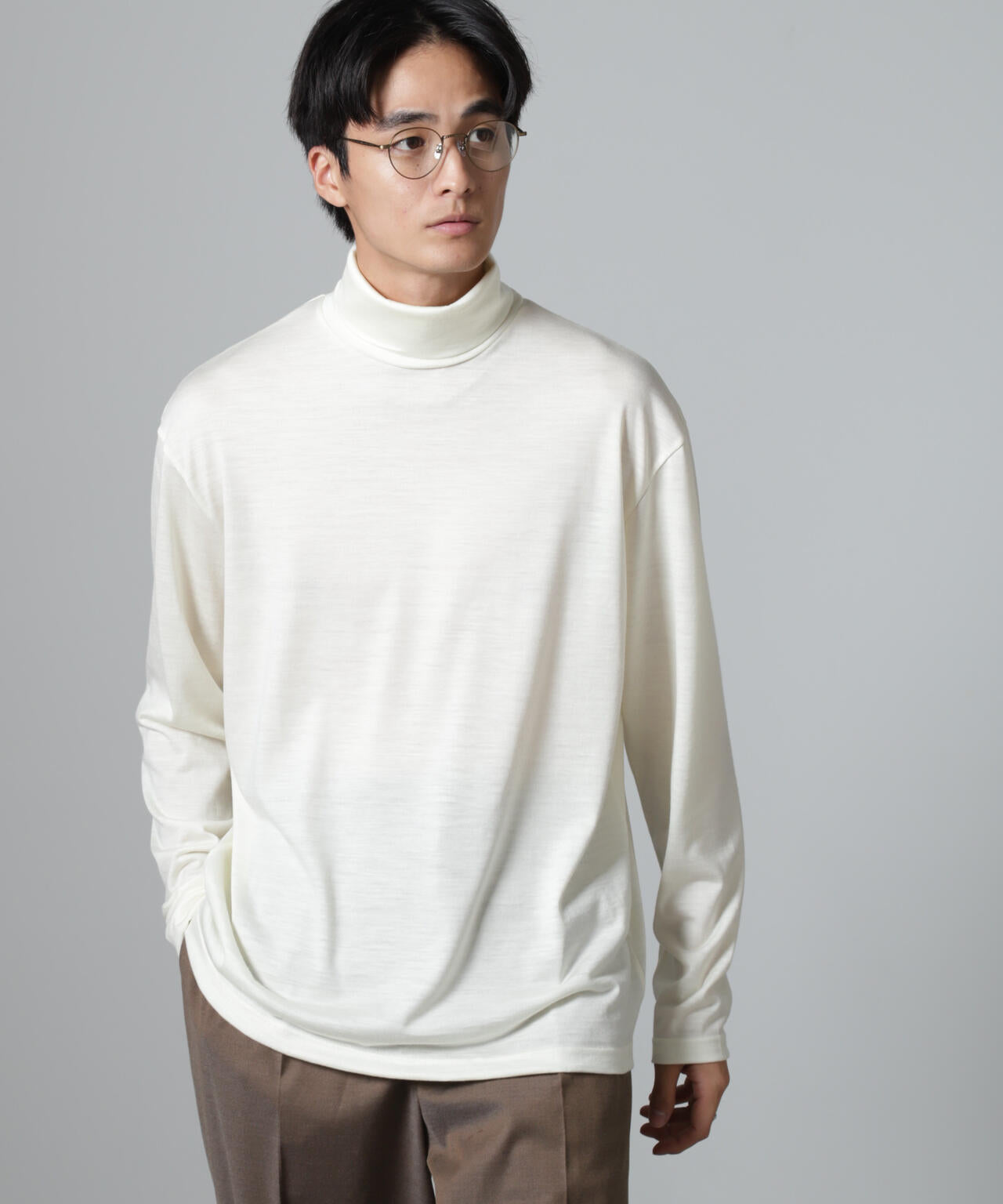 「100%ウォッシャブルウール」タートルネック