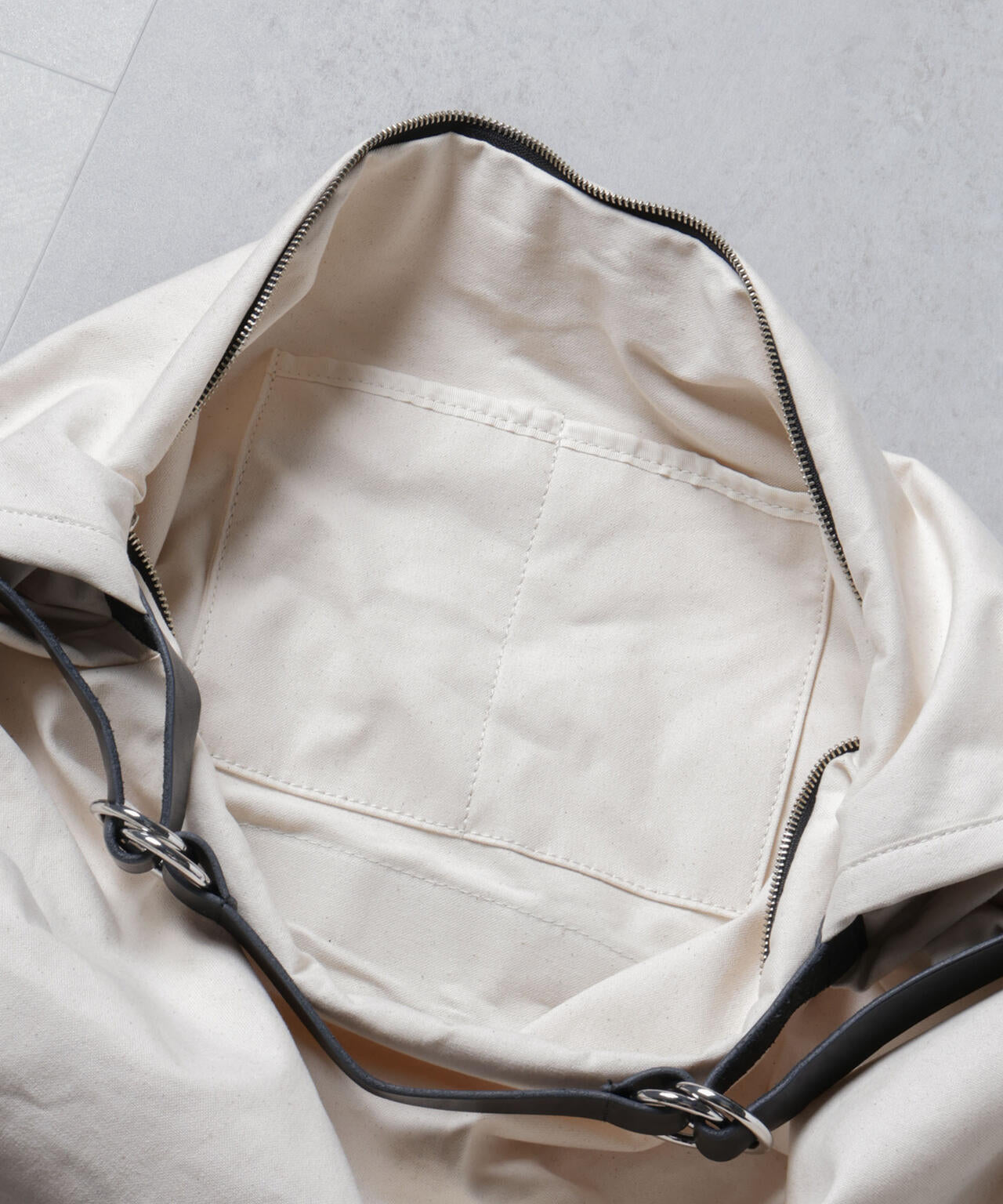 ｢tagAlong｣butterfly canvas logo M