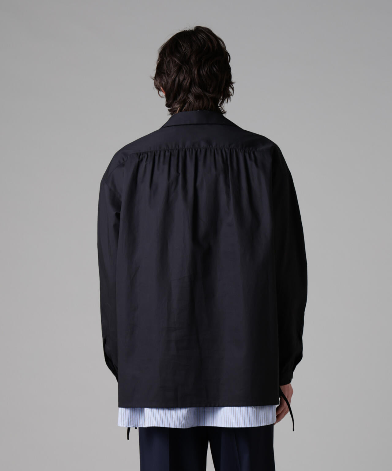 「ASSEMBLANC」ダブルクロススキッパーシャツ