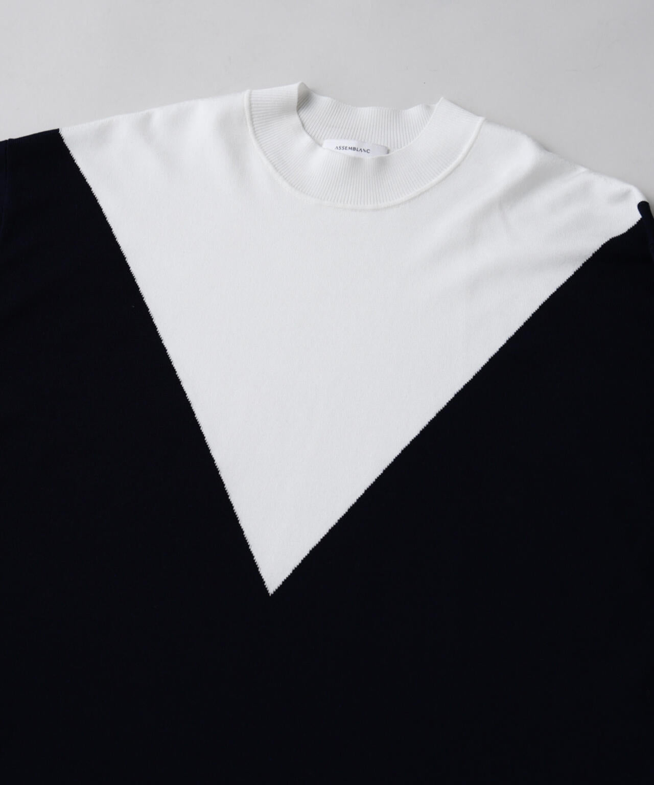 「ASSEMBLANC」シルクブレンドカラーブロックモックニット