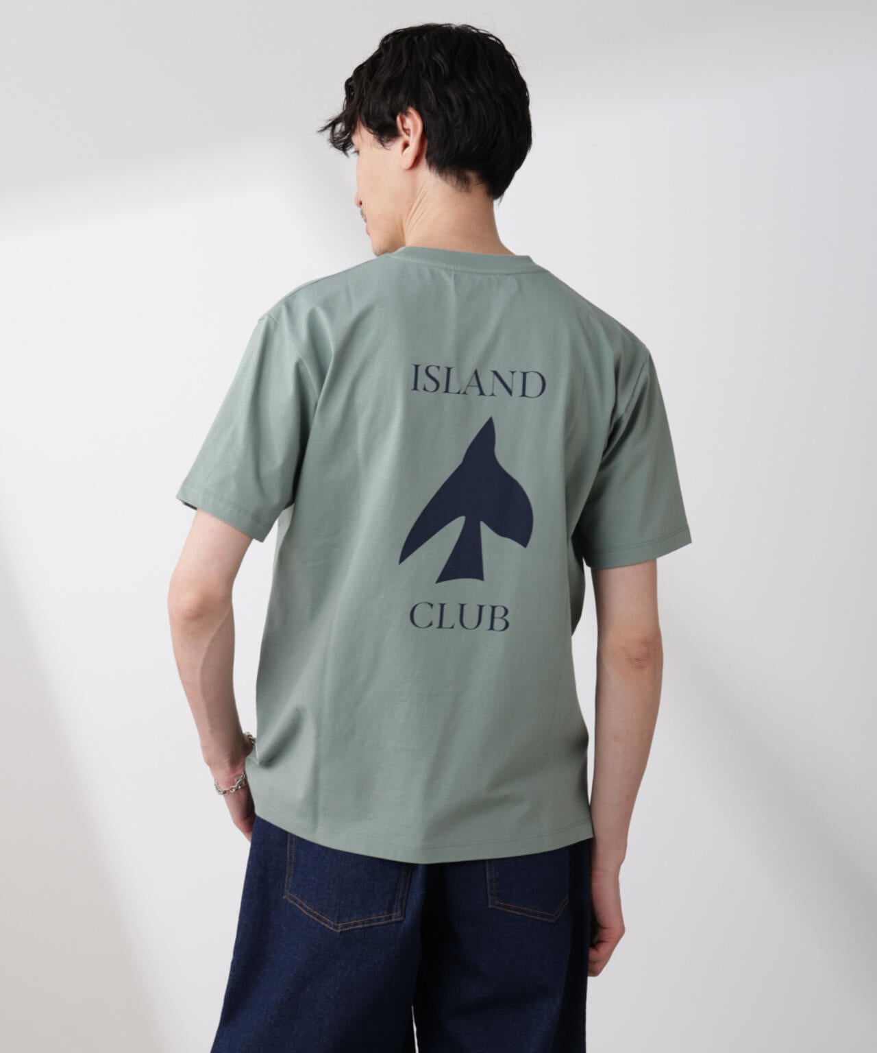 「NJ/CLUB」 ISLANDCLUBプリント Tシャツ